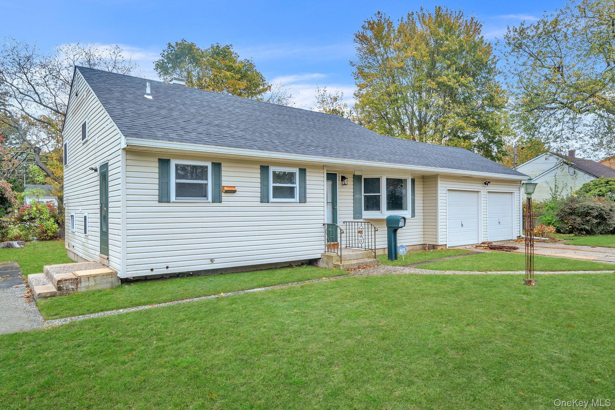 Single Family Macdonald Suffolk County, NY 11713, MLS-930969-3