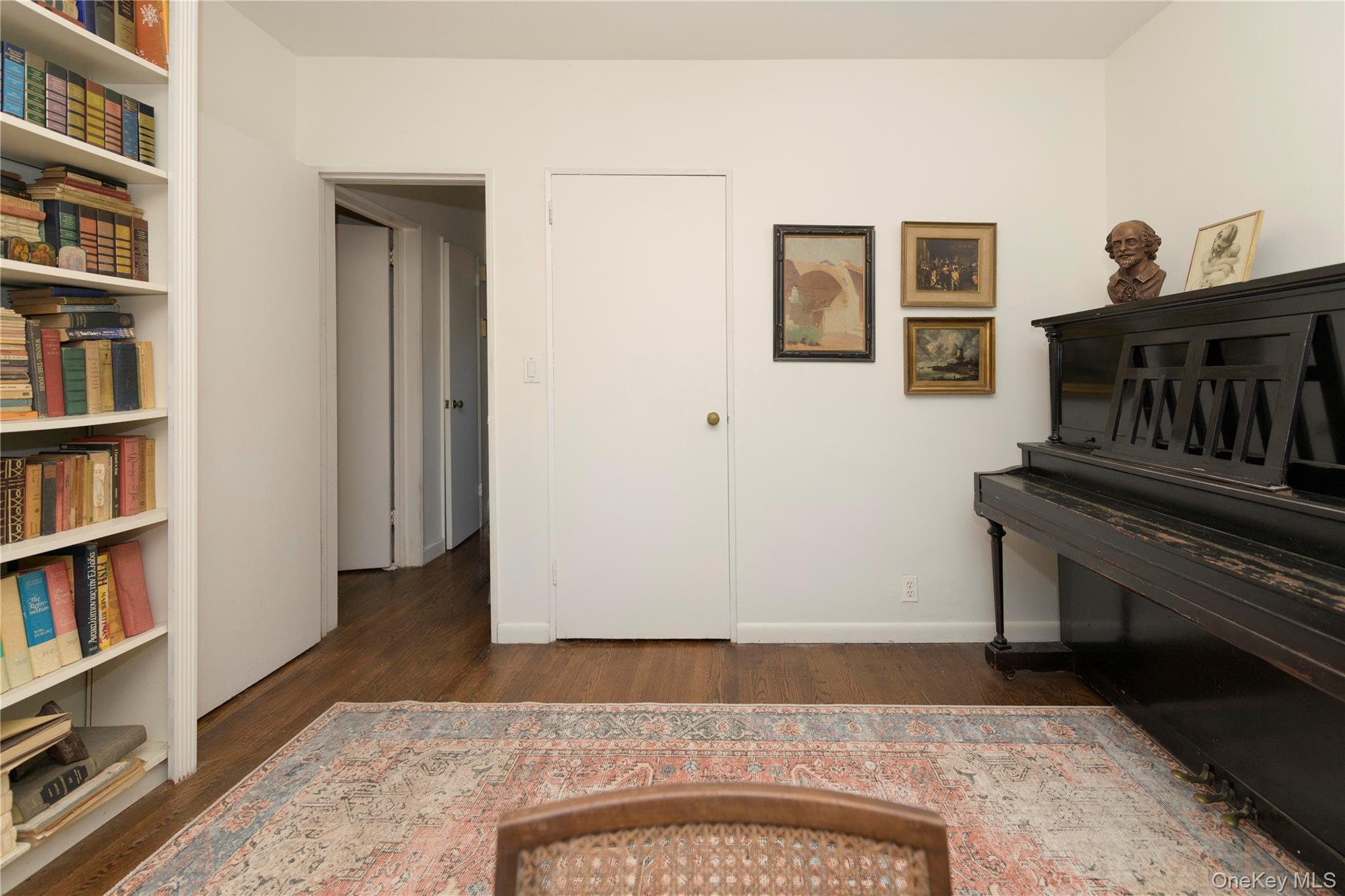 Single Family Park Queens, NY 11363, MLS-930972-15