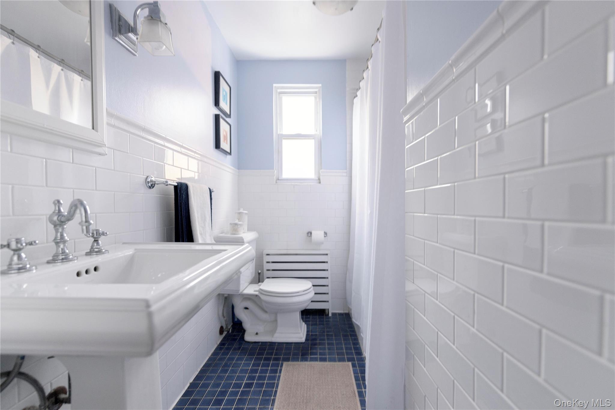 Single Family Park Queens, NY 11363, MLS-930972-17