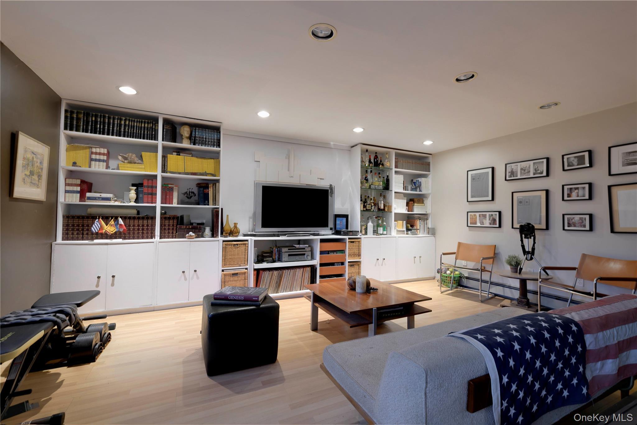 Single Family Park Queens, NY 11363, MLS-930972-18