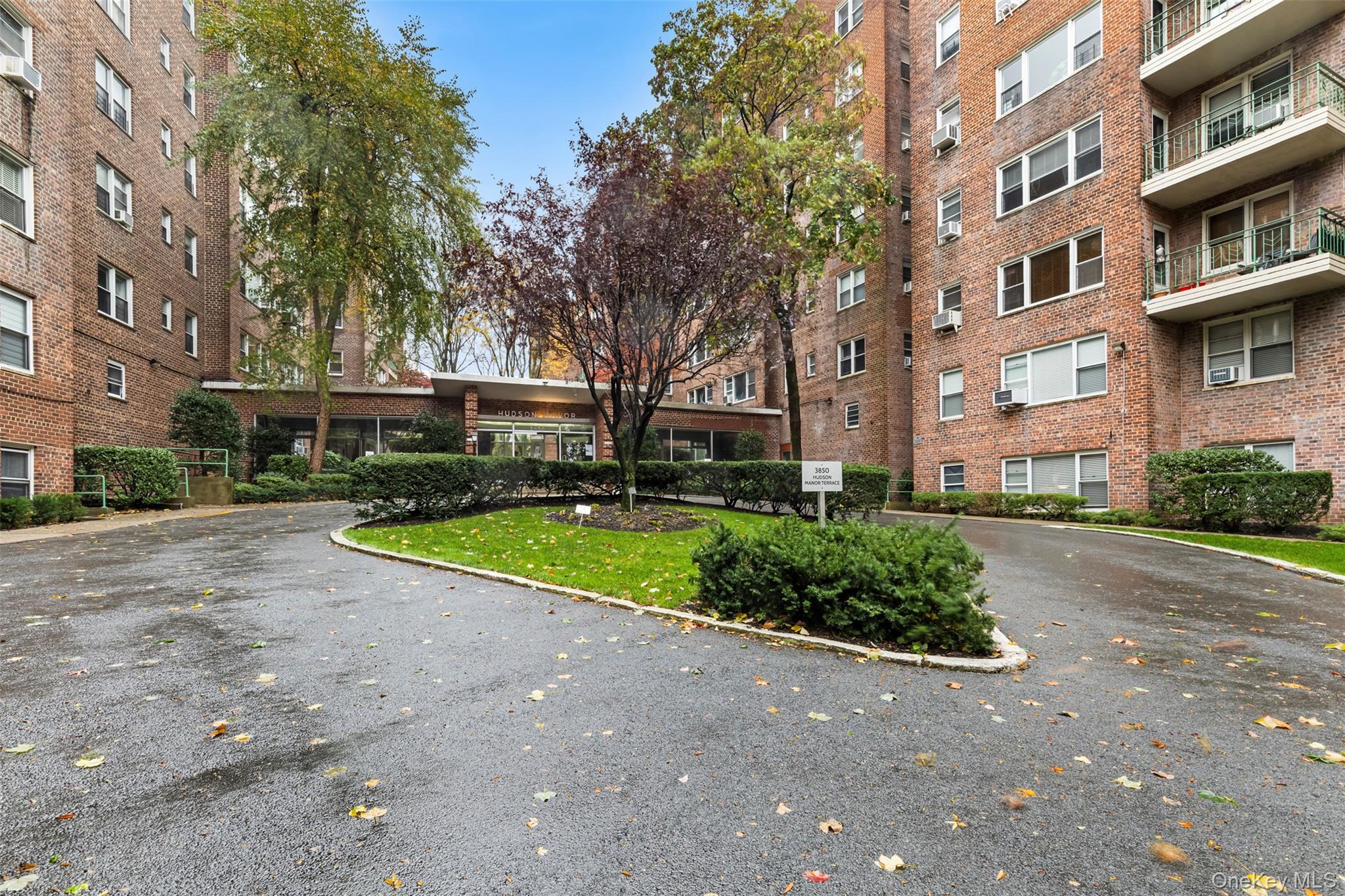 Coop Hudson Manor Terrace  Bronx, NY 10463, MLS-930976-24