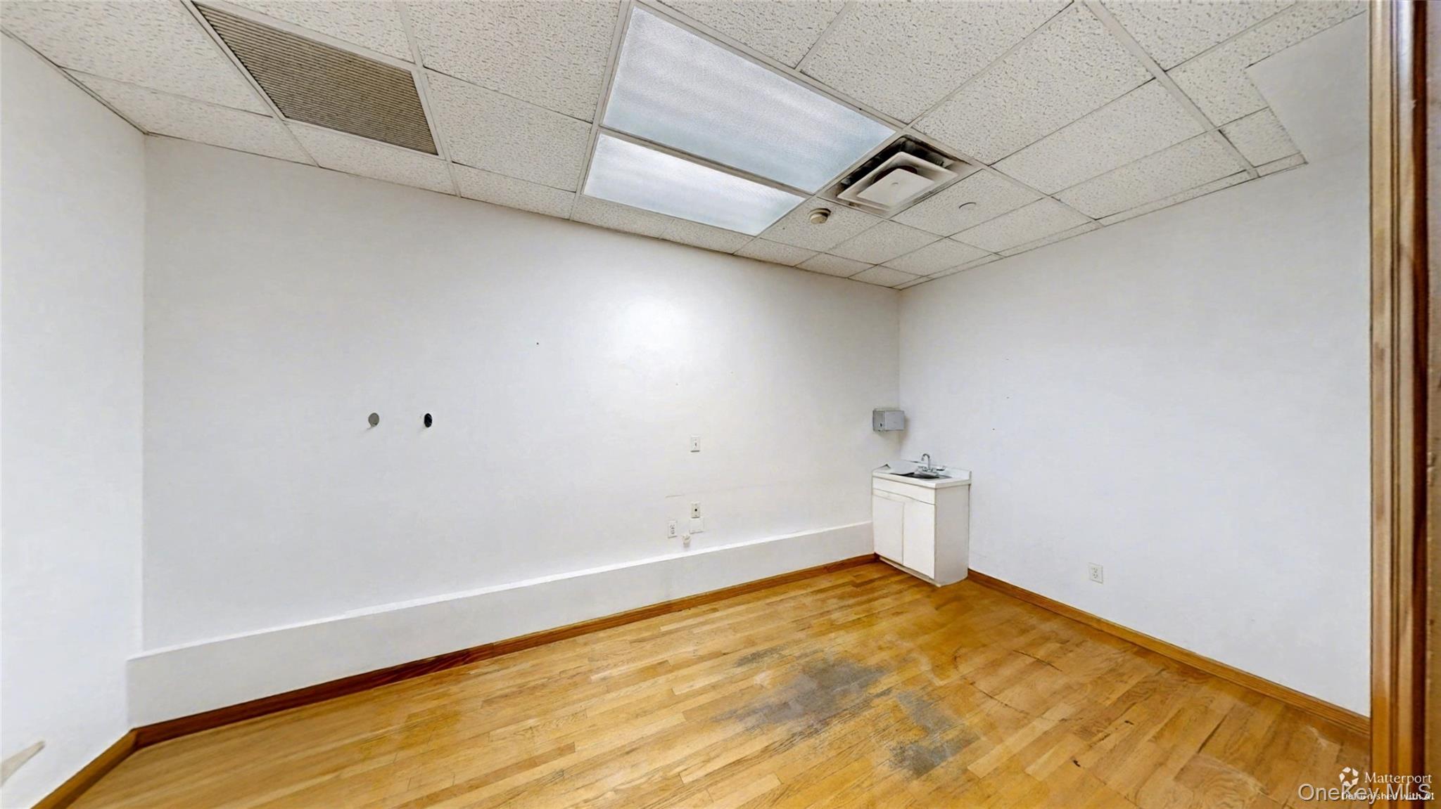 Commercial Lease Norman Brooklyn, NY 11222, MLS-931007-12