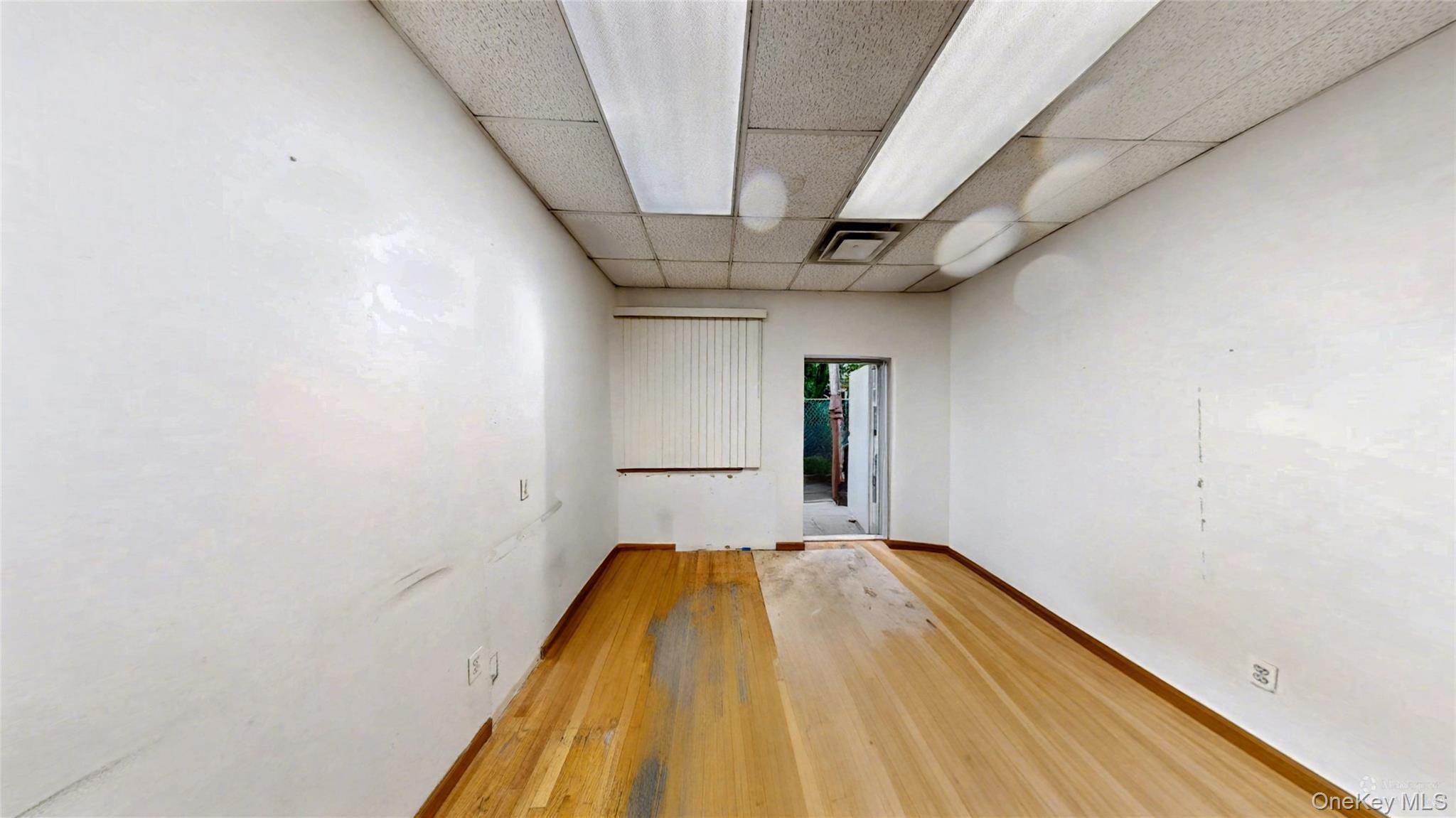 Commercial Lease Norman Brooklyn, NY 11222, MLS-931007-17