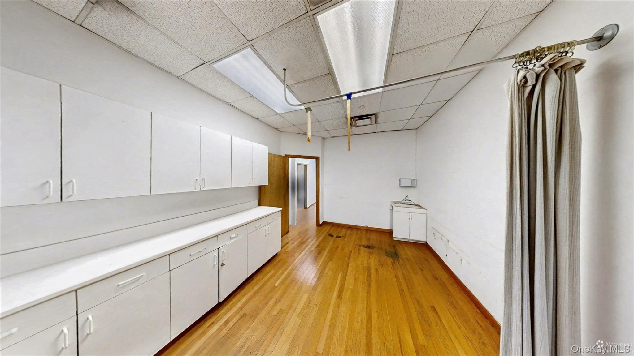 Commercial Lease Norman Brooklyn, NY 11222, MLS-931007-18