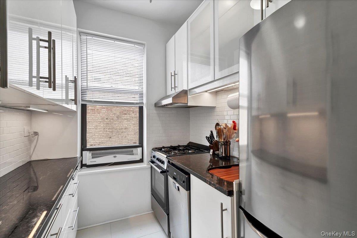 Coop Mosholu  Bronx, NY 10458, MLS-931011-7