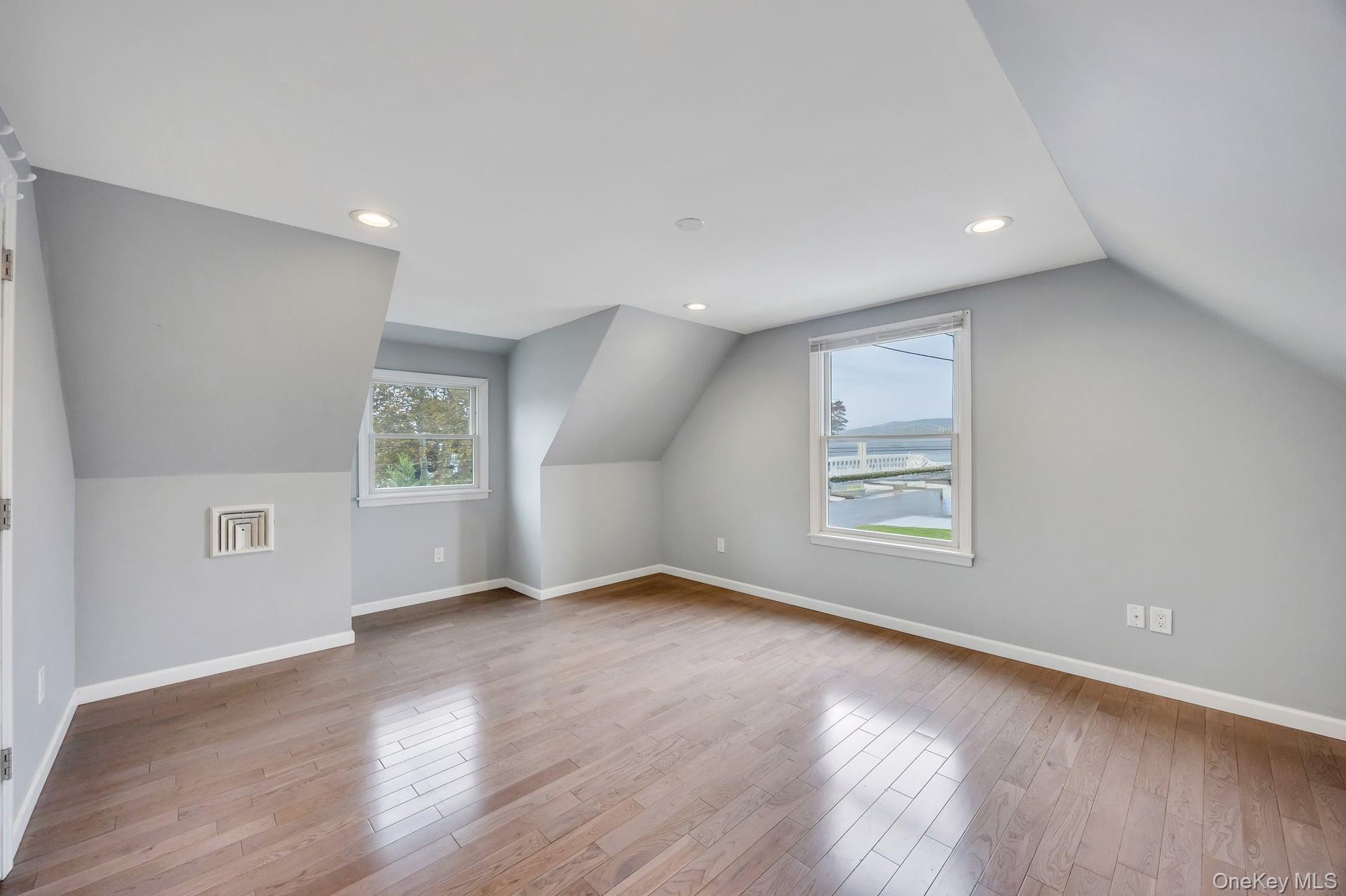 Single Family Parkside  Suffolk County, NY 11726, MLS-931028-10