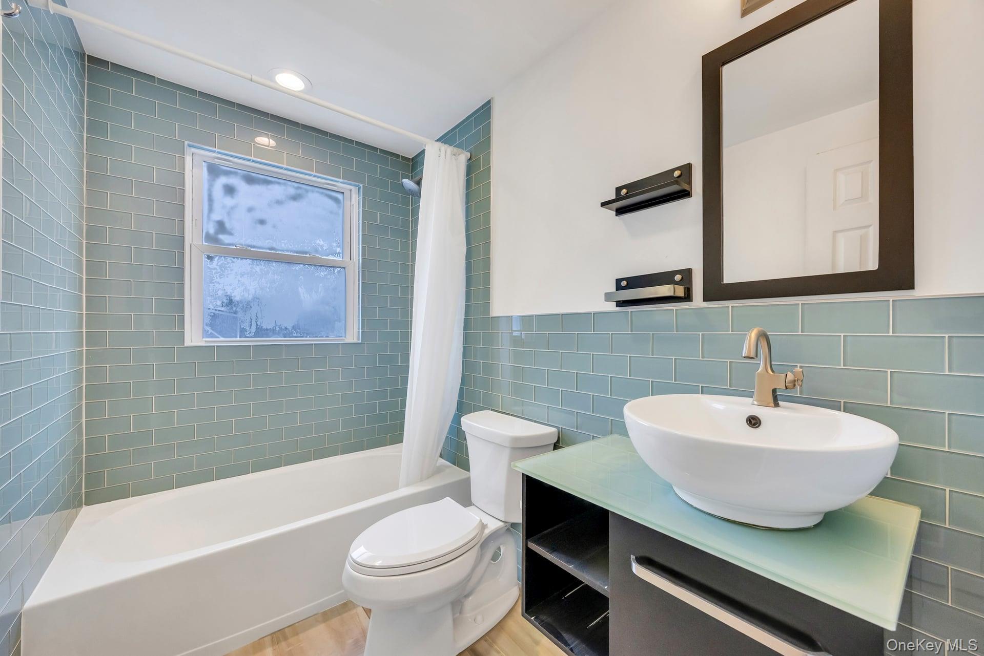 Single Family Parkside  Suffolk County, NY 11726, MLS-931028-12