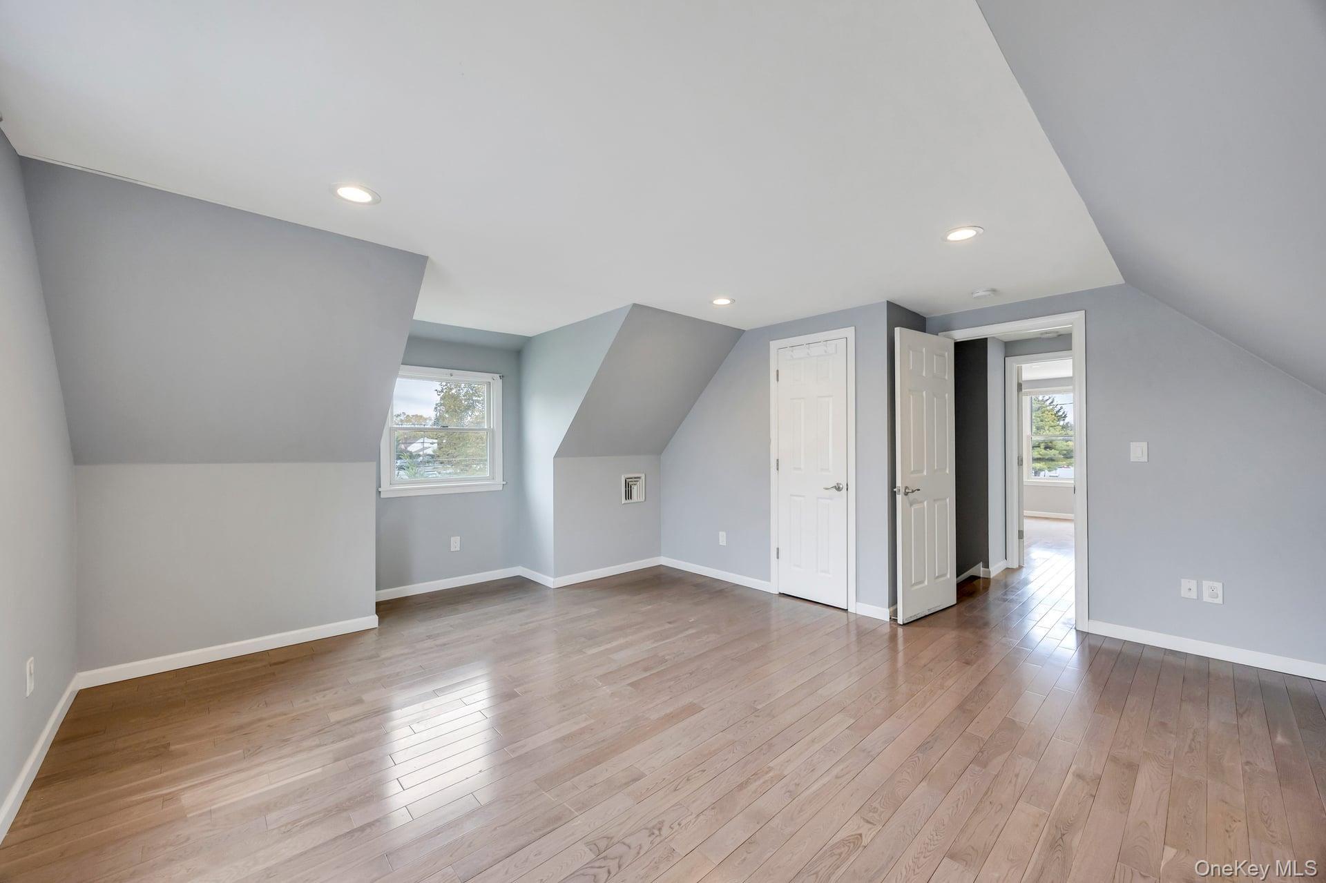 Single Family Parkside  Suffolk County, NY 11726, MLS-931028-14