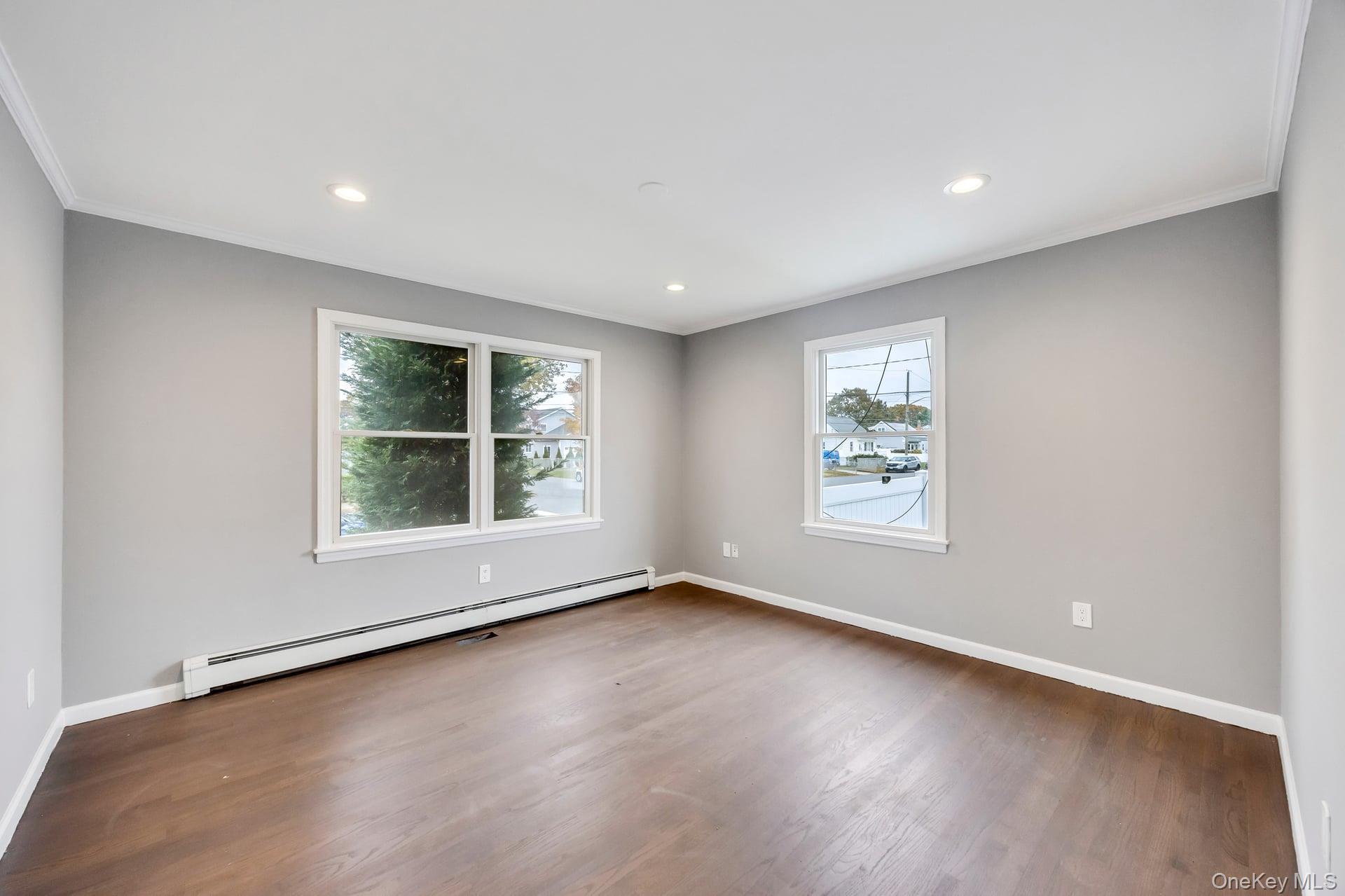 Single Family Parkside  Suffolk County, NY 11726, MLS-931028-15