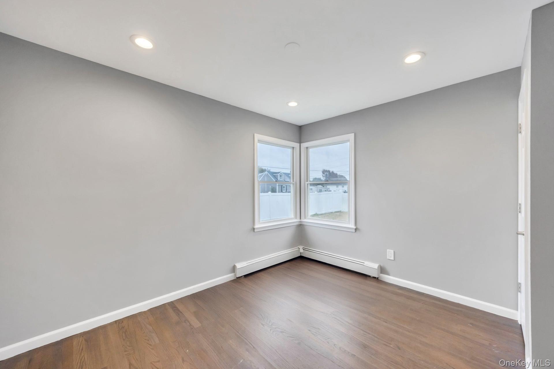 Single Family Parkside  Suffolk County, NY 11726, MLS-931028-17