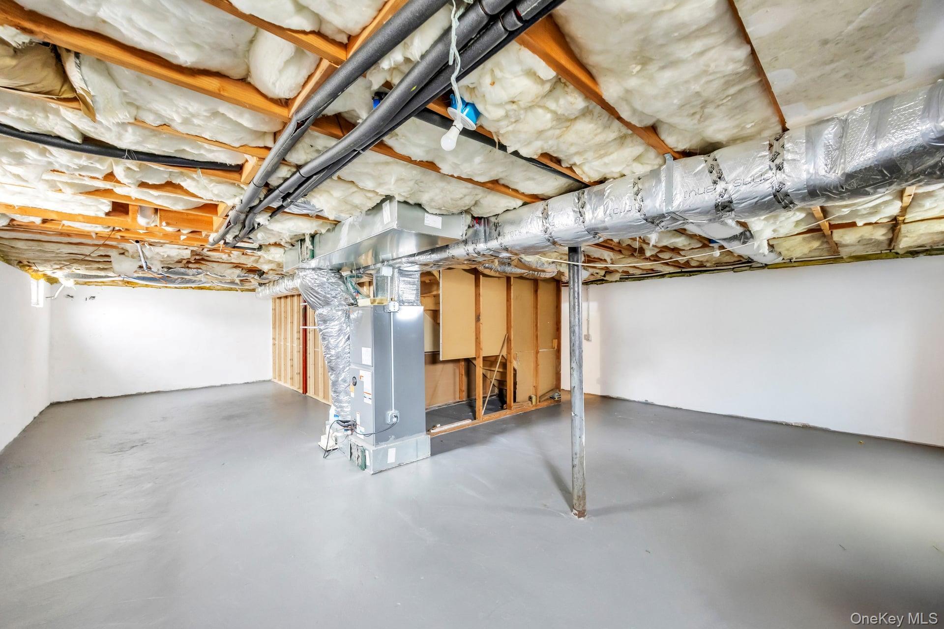 Single Family Parkside  Suffolk County, NY 11726, MLS-931028-21