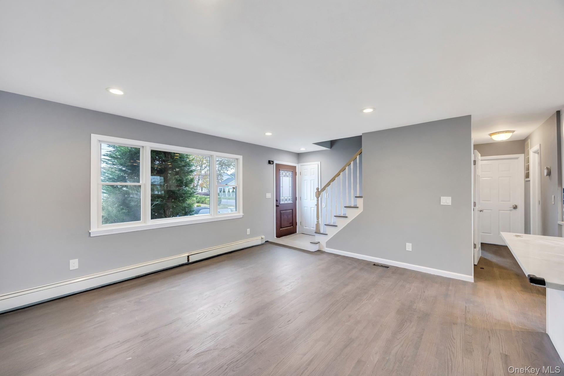 Single Family Parkside  Suffolk County, NY 11726, MLS-931028-5