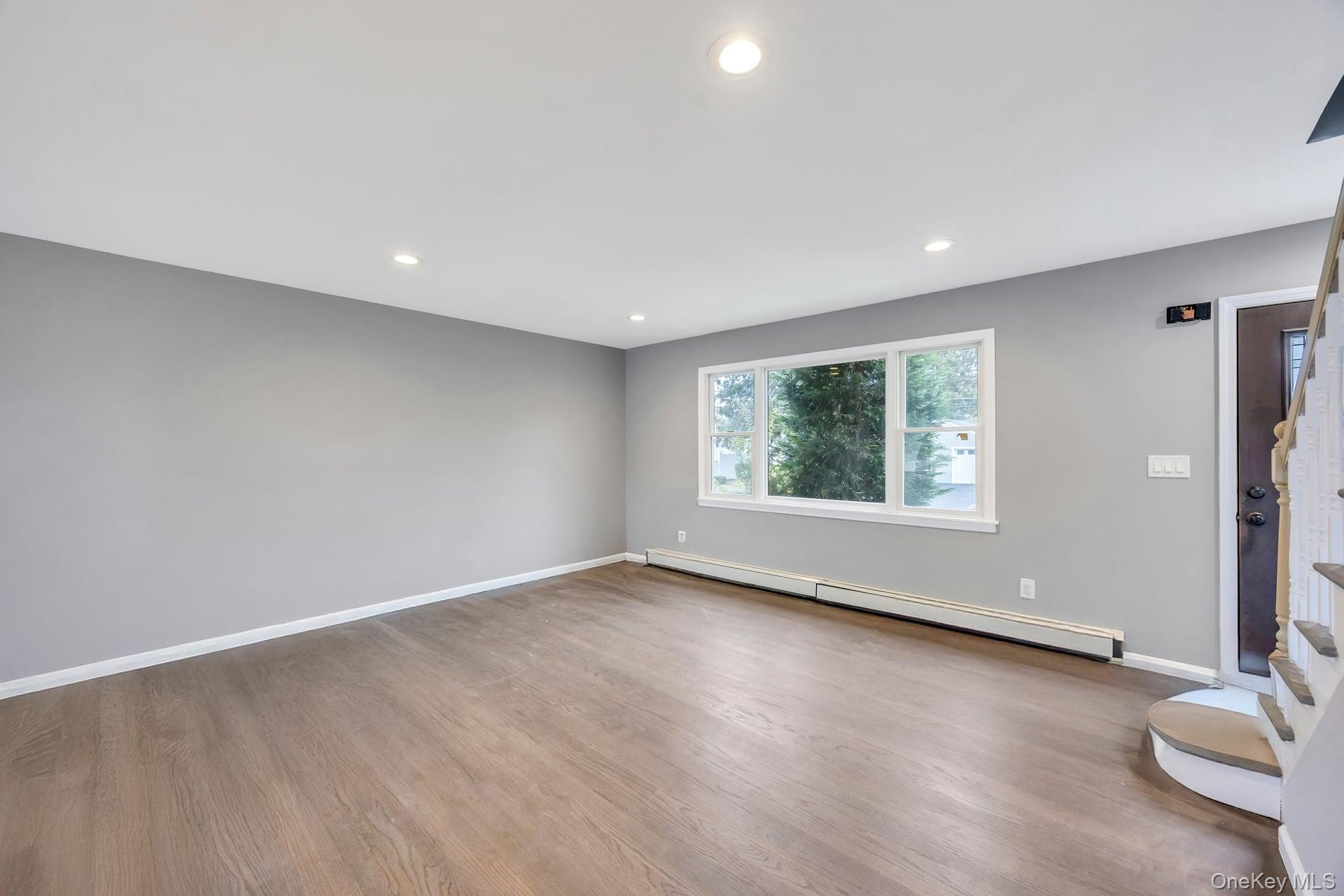 Single Family Parkside  Suffolk County, NY 11726, MLS-931028-6