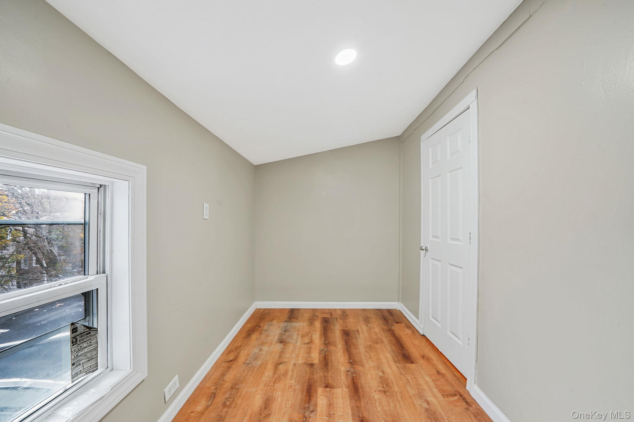 Single Family Hawthorne Avenue Westchester County, NY 10701, MLS-931038-25