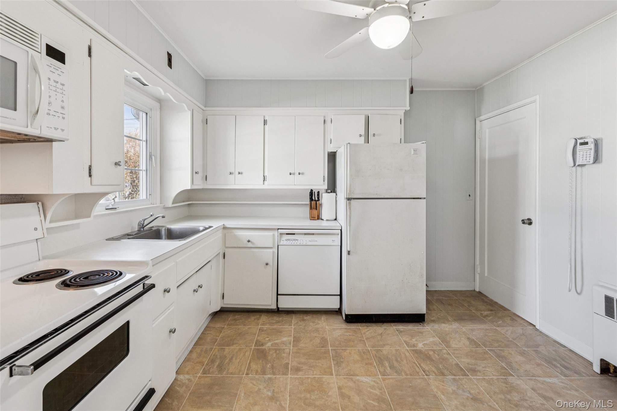 Single Family Barbara  Nassau County, NY 11554, MLS-931052-13