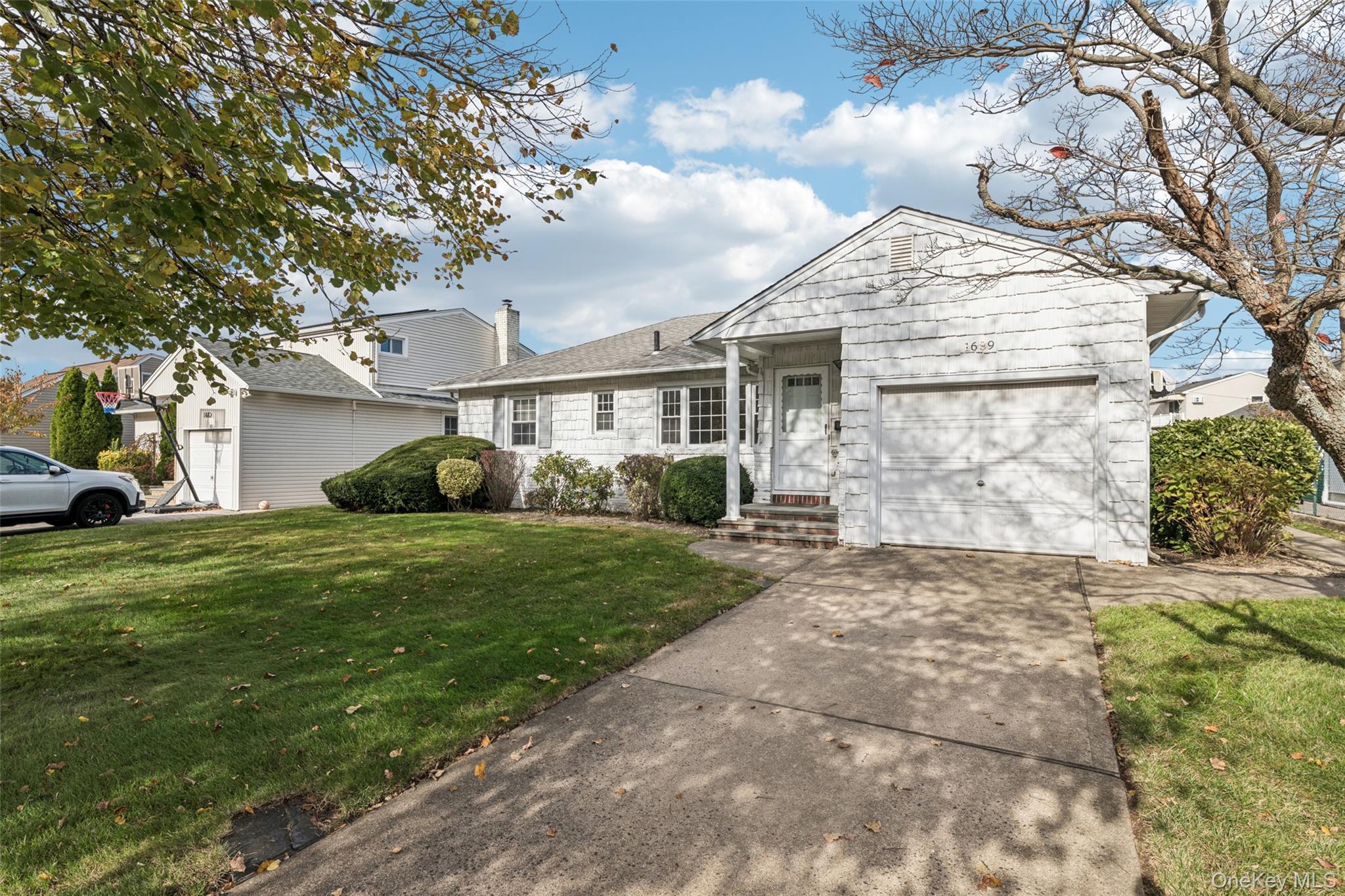 Single Family Barbara  Nassau County, NY 11554, MLS-931052-2