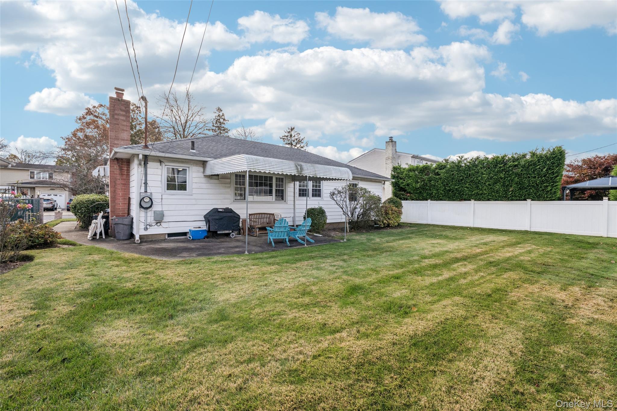 Single Family Barbara  Nassau County, NY 11554, MLS-931052-28