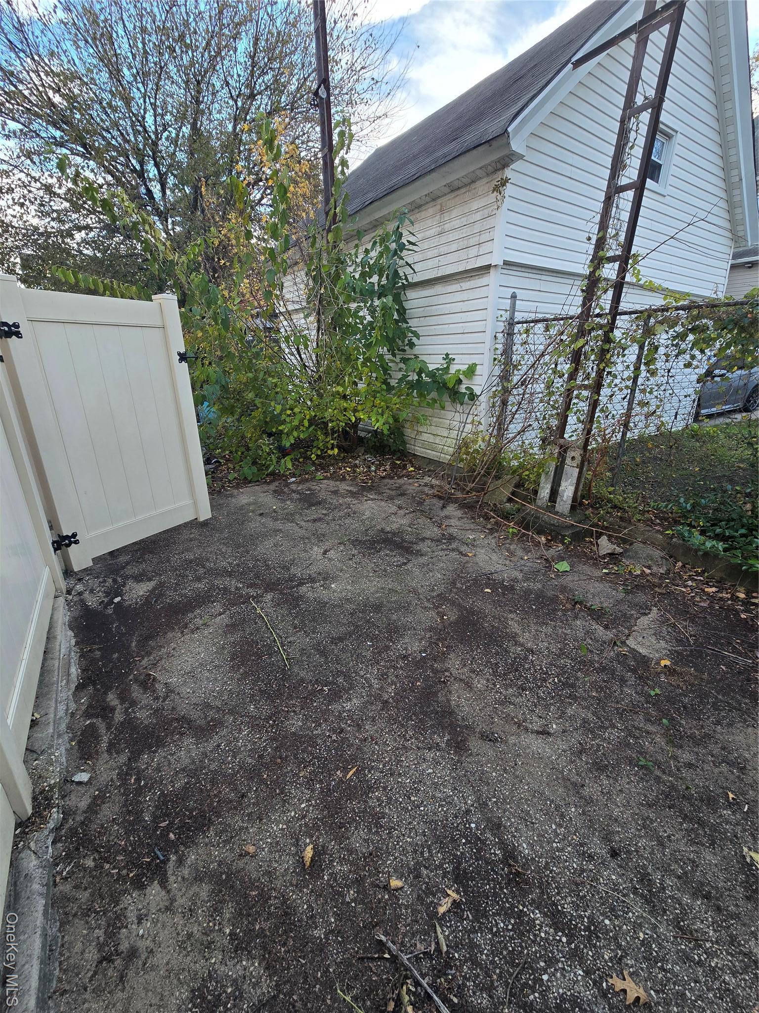 Single Family Woodhaven  Queens, NY 11416, MLS-931060-3