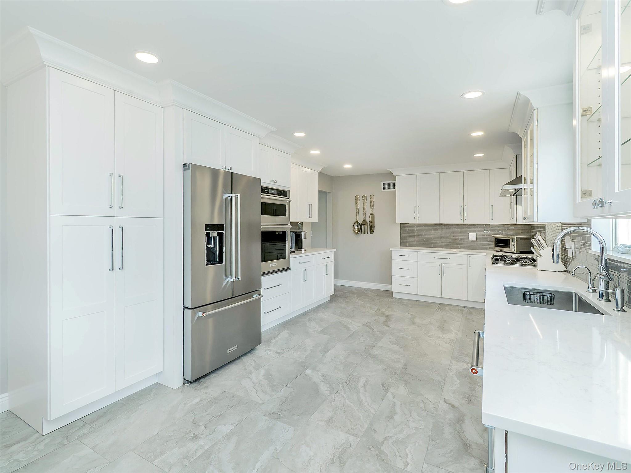 Single Family Maple  Nassau County, NY 11547, MLS-931076-20