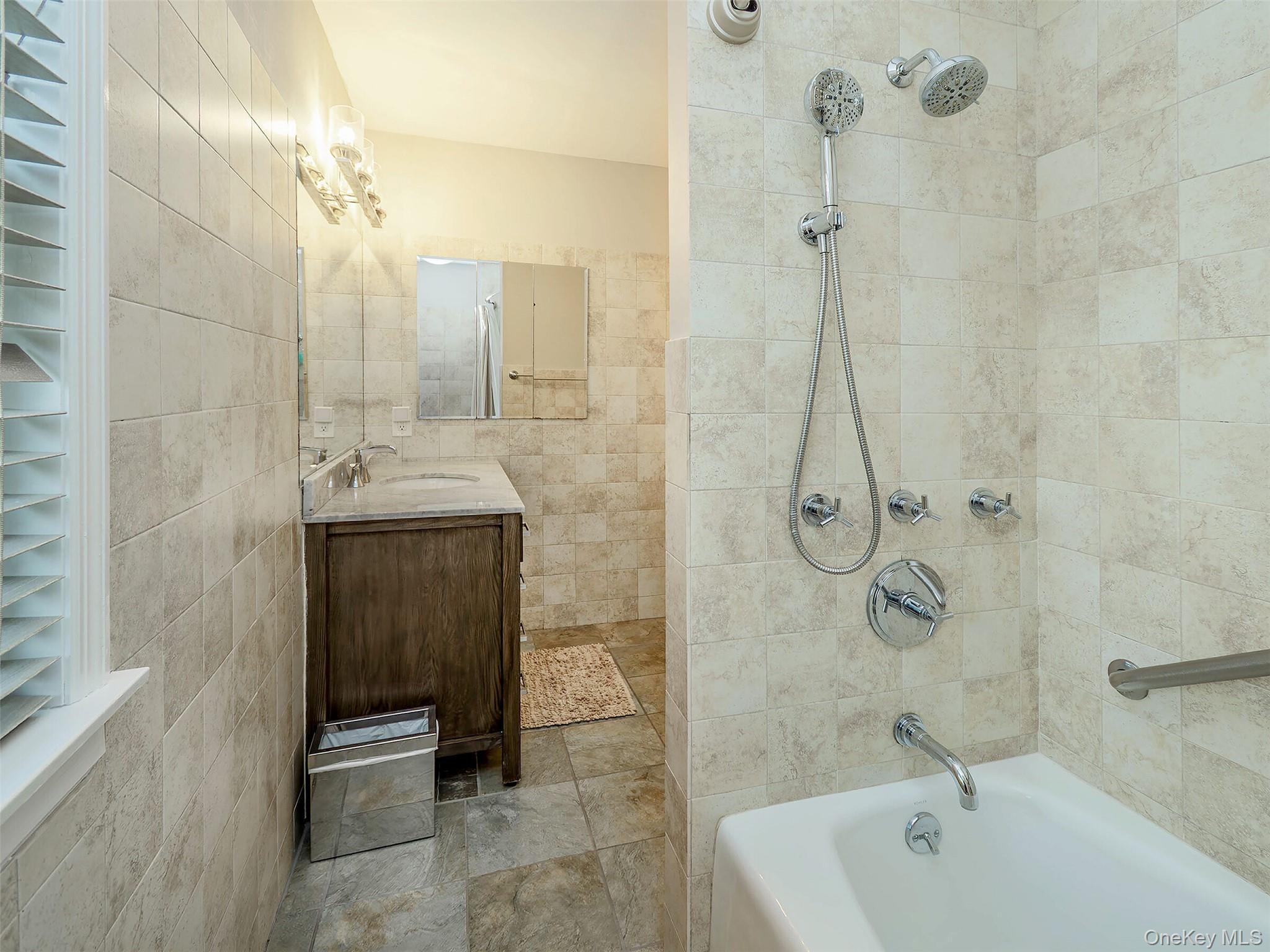 Single Family Maple  Nassau County, NY 11547, MLS-931076-27