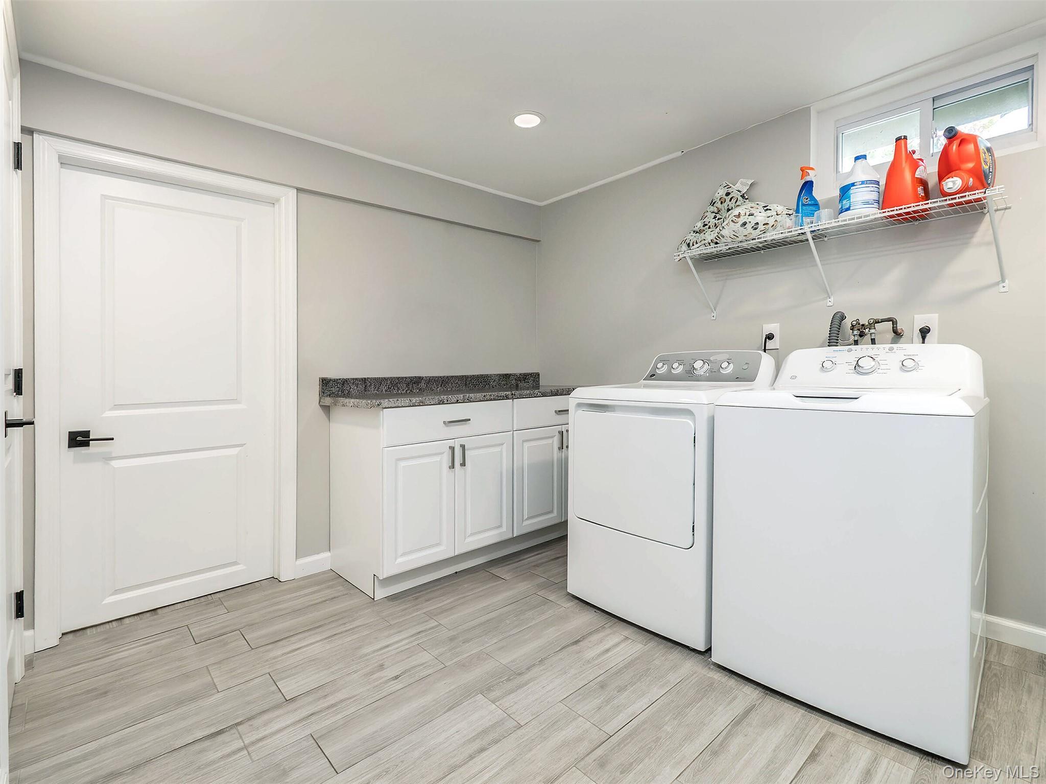 Single Family Maple  Nassau County, NY 11547, MLS-931076-35