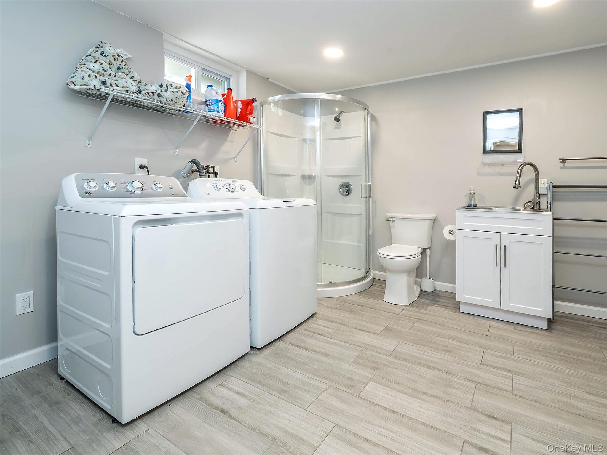 Single Family Maple  Nassau County, NY 11547, MLS-931076-36