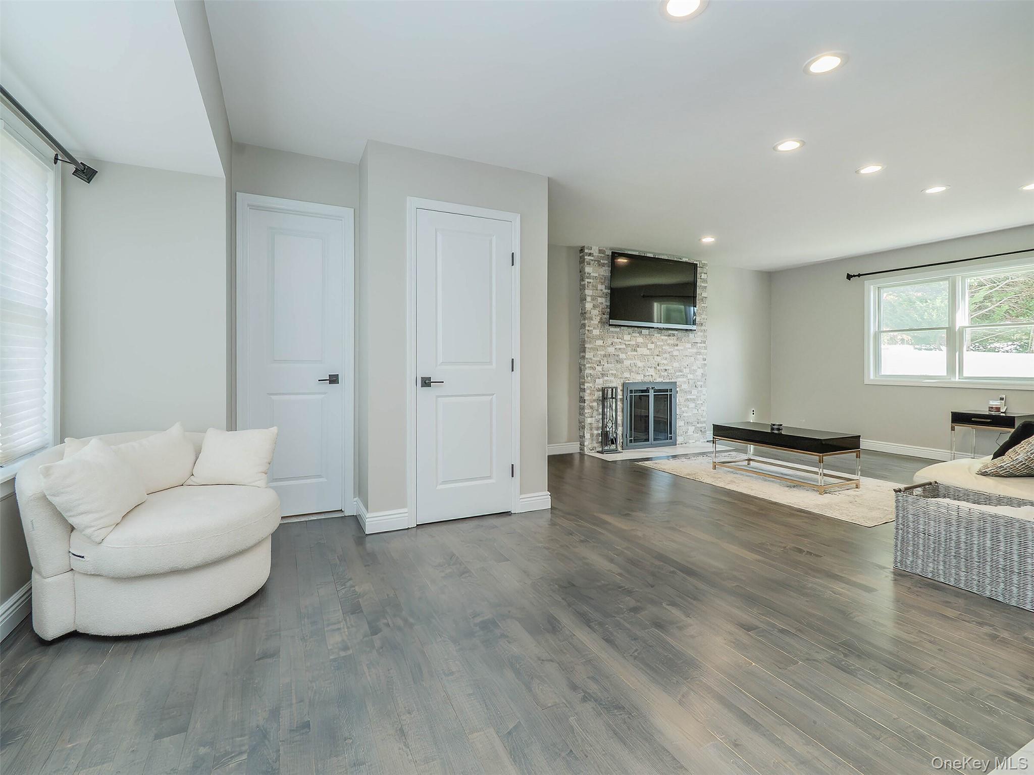 Single Family Maple  Nassau County, NY 11547, MLS-931076-7