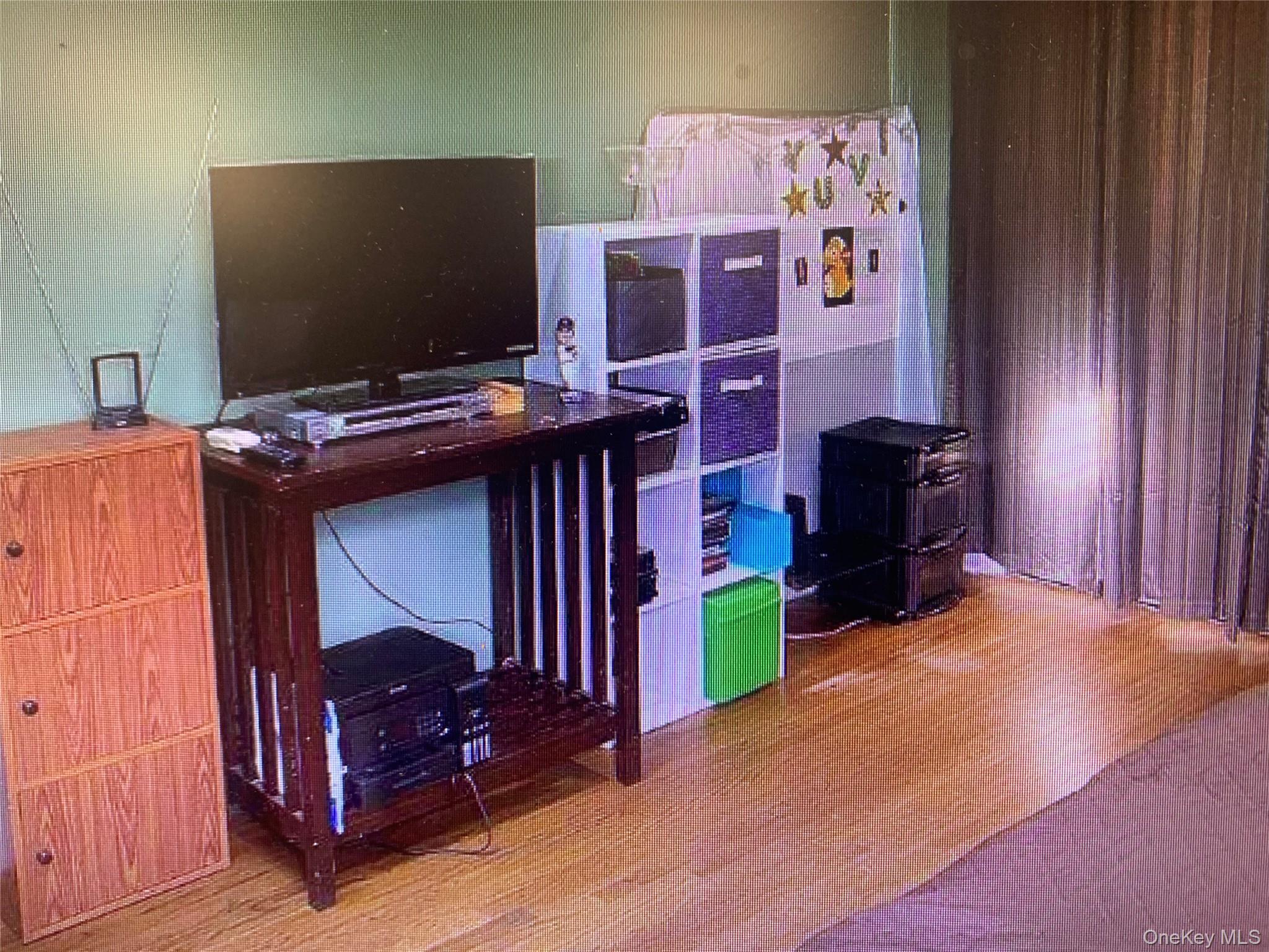 Single Family Robert Nassau County, NY 11520, MLS-931094-11