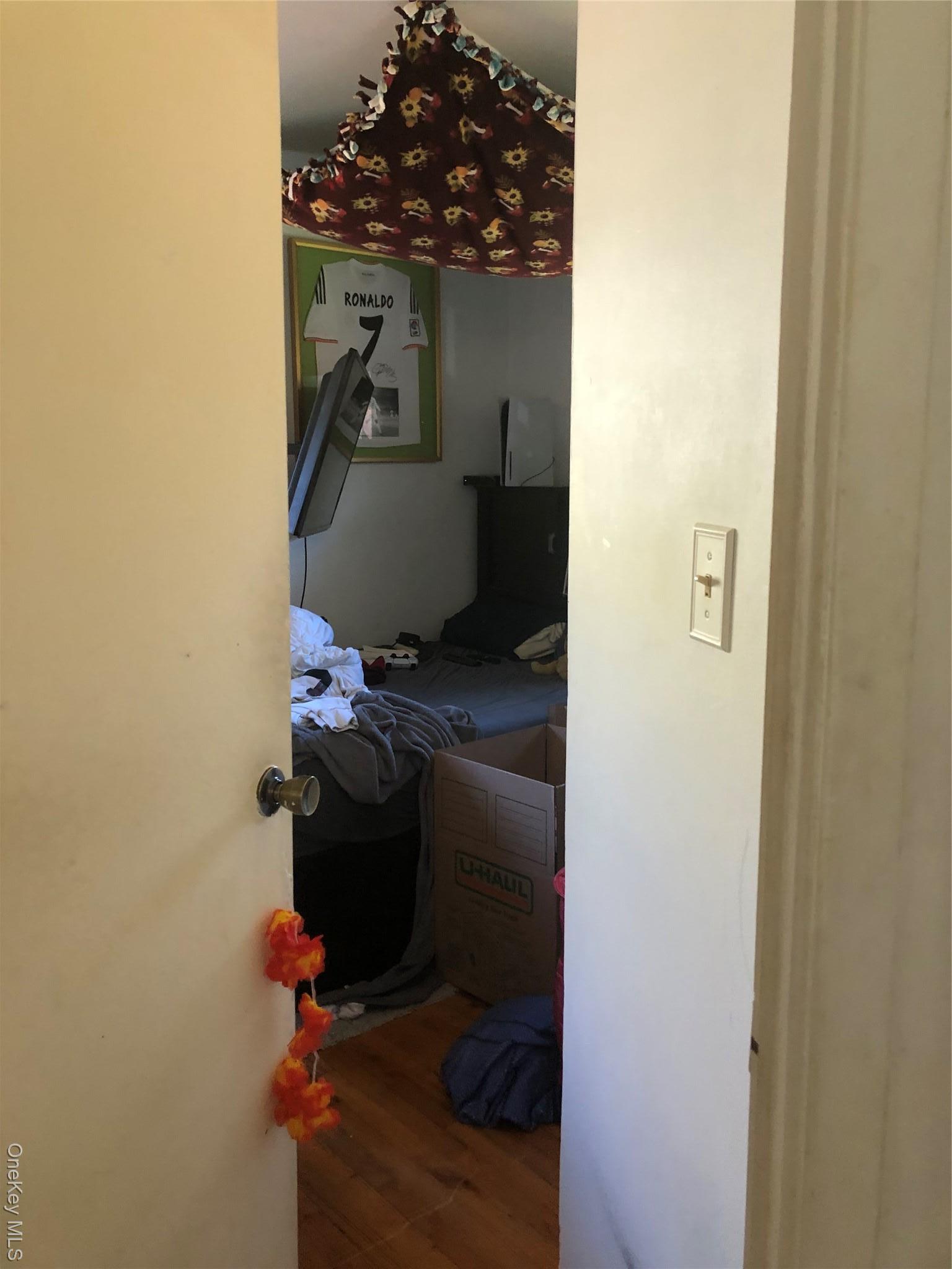 Single Family Nadine  Suffolk County, NY 11776, MLS-931164-29