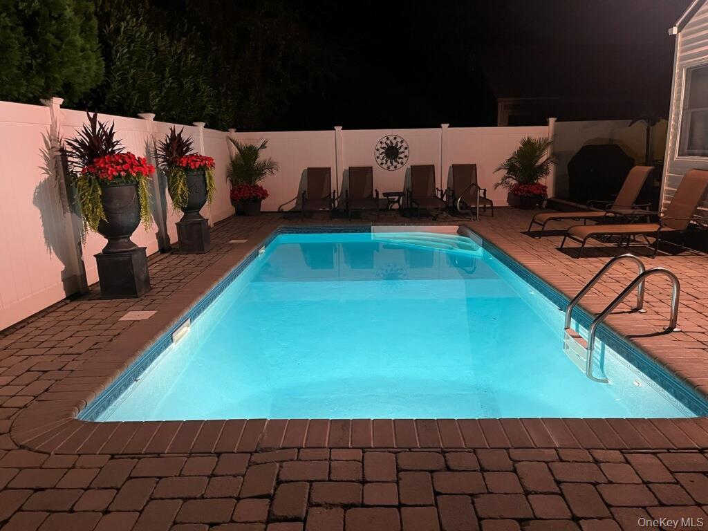 Single Family Grand Central  Suffolk County, NY 11701, MLS-931192-20