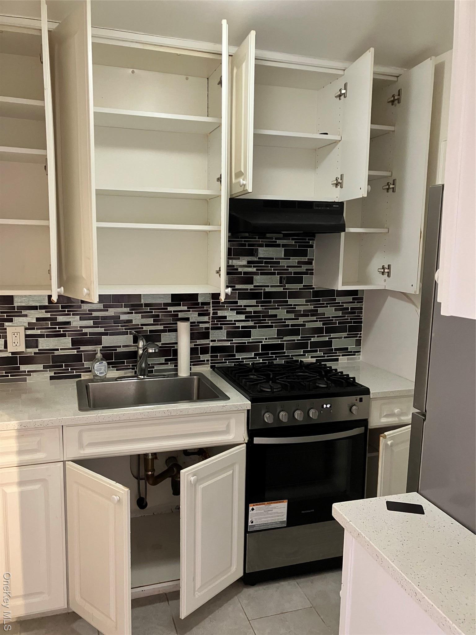 Apartment 166  Queens, NY 11432, MLS-931198-3