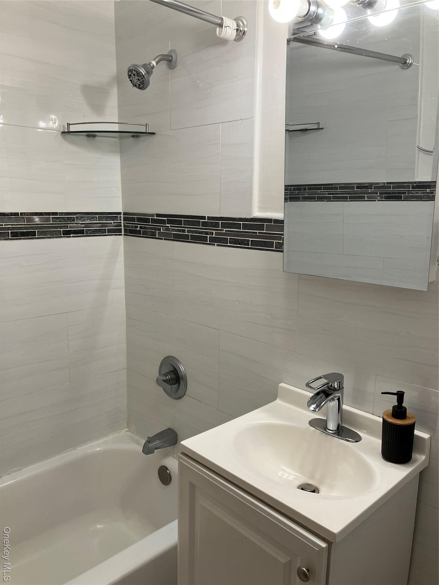 Apartment 166  Queens, NY 11432, MLS-931198-8