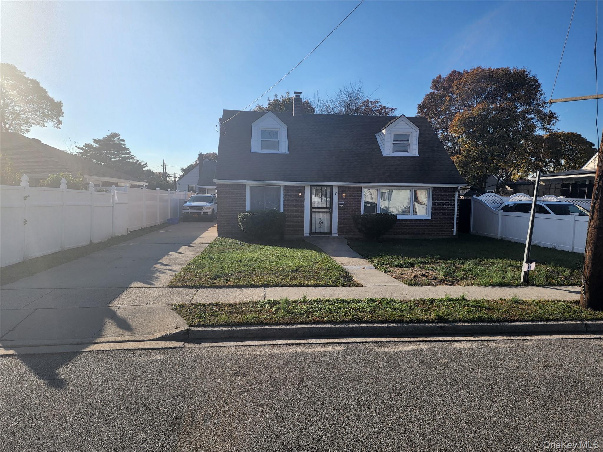 Single Family Denton  Nassau County, NY 11575, MLS-931200-2