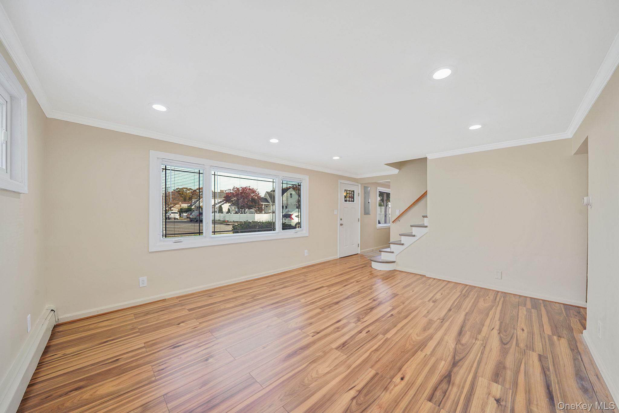 Single Family Denton Nassau County, NY 11575, MLS-931200-6