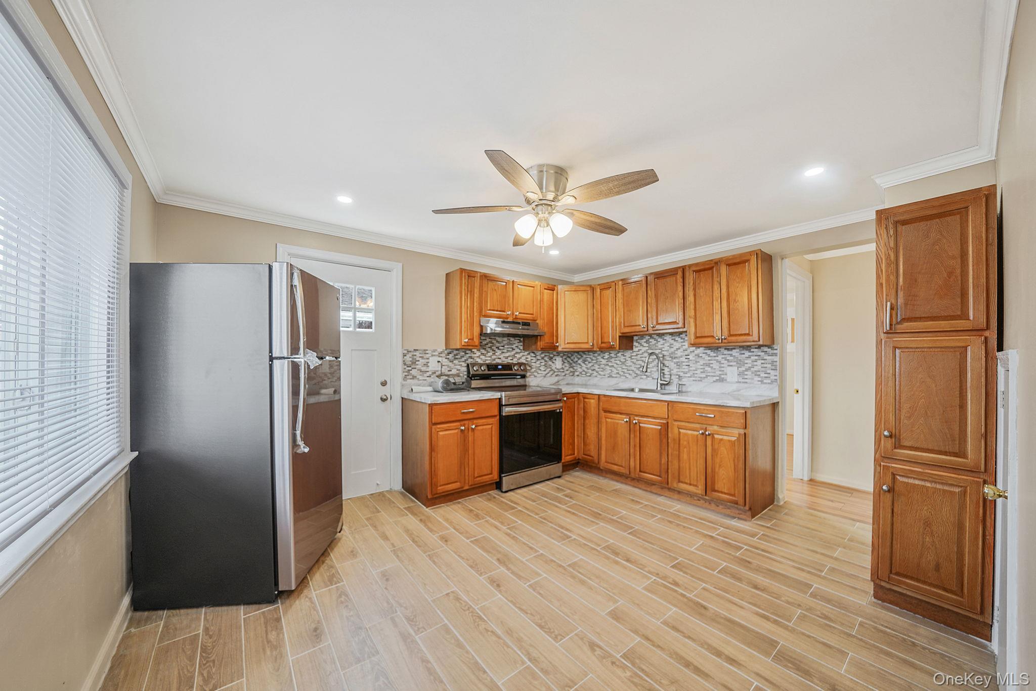 Single Family Denton Nassau County, NY 11575, MLS-931200-7