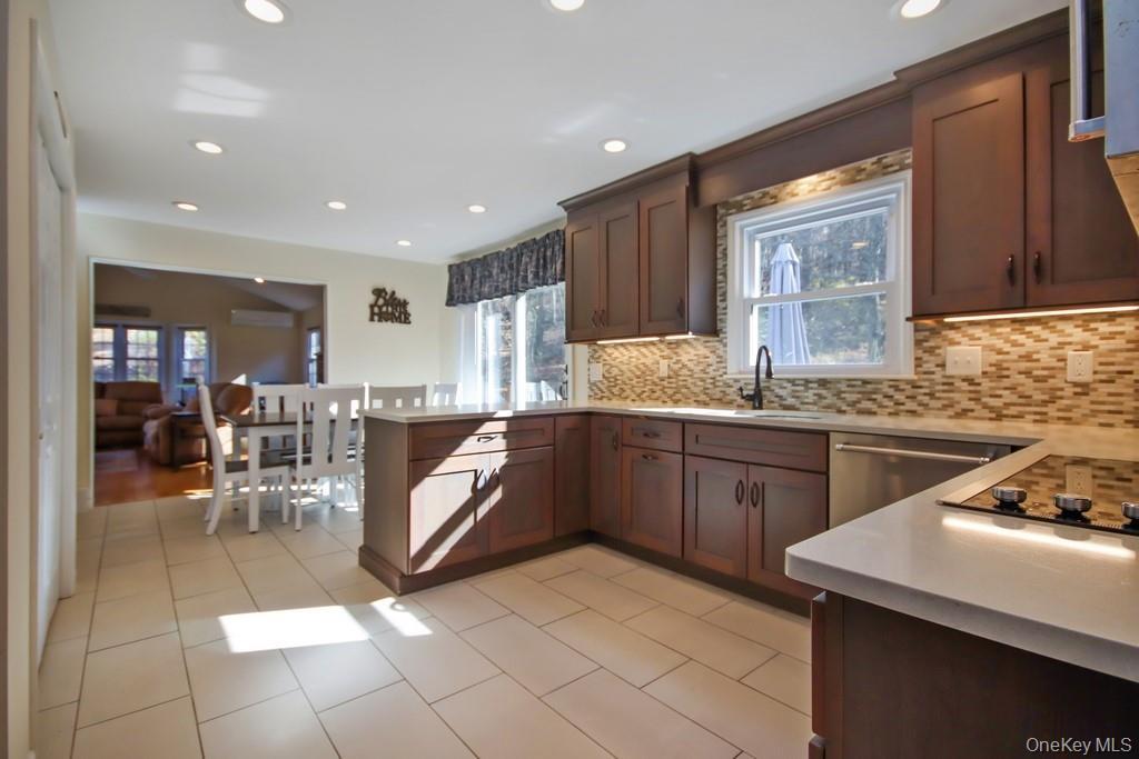 Single Family Farview Dutchess County, NY 12533, MLS-931234-11