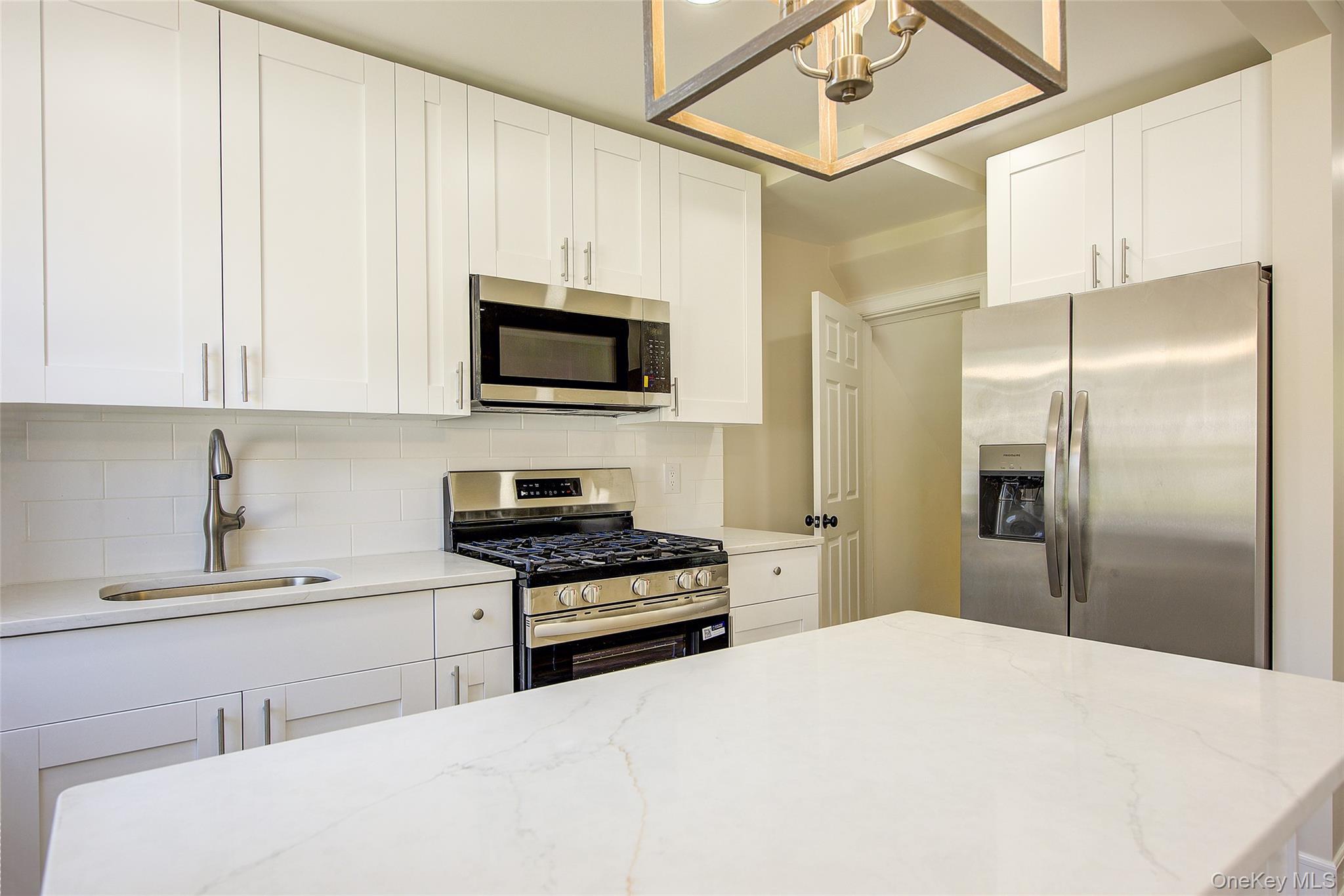 Single Family 159th  Queens, NY 11357, MLS-931240-16