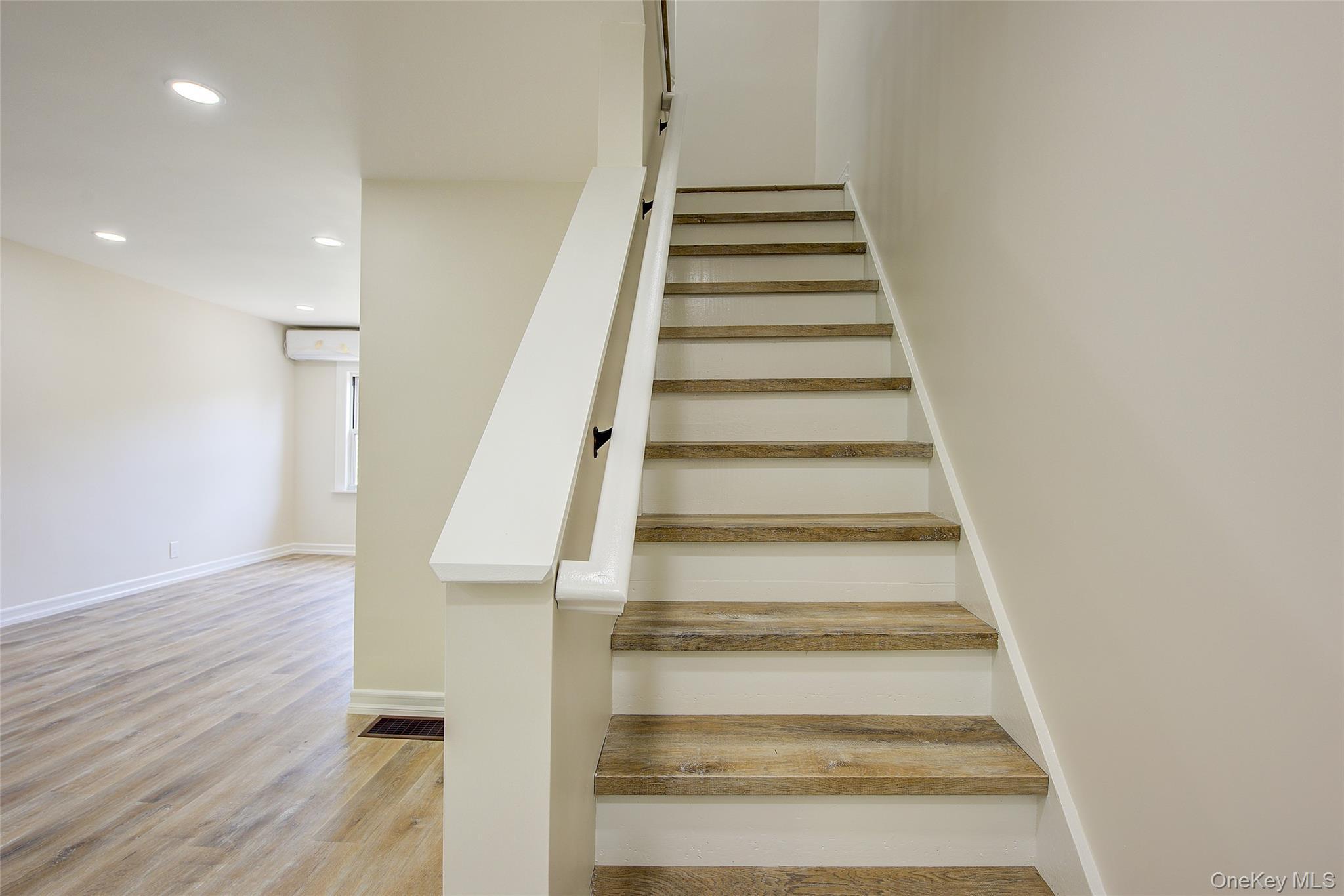 Single Family 159th  Queens, NY 11357, MLS-931240-20