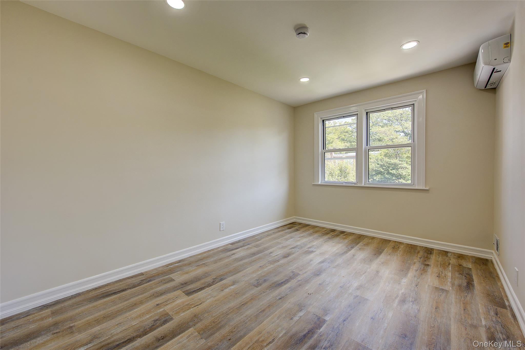 Single Family 159th  Queens, NY 11357, MLS-931240-24