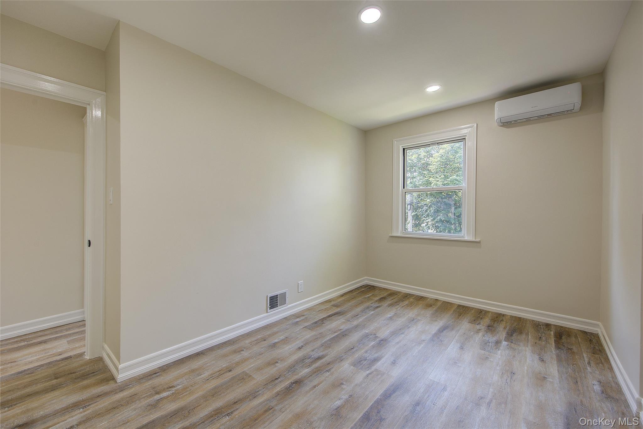 Single Family 159th  Queens, NY 11357, MLS-931240-27