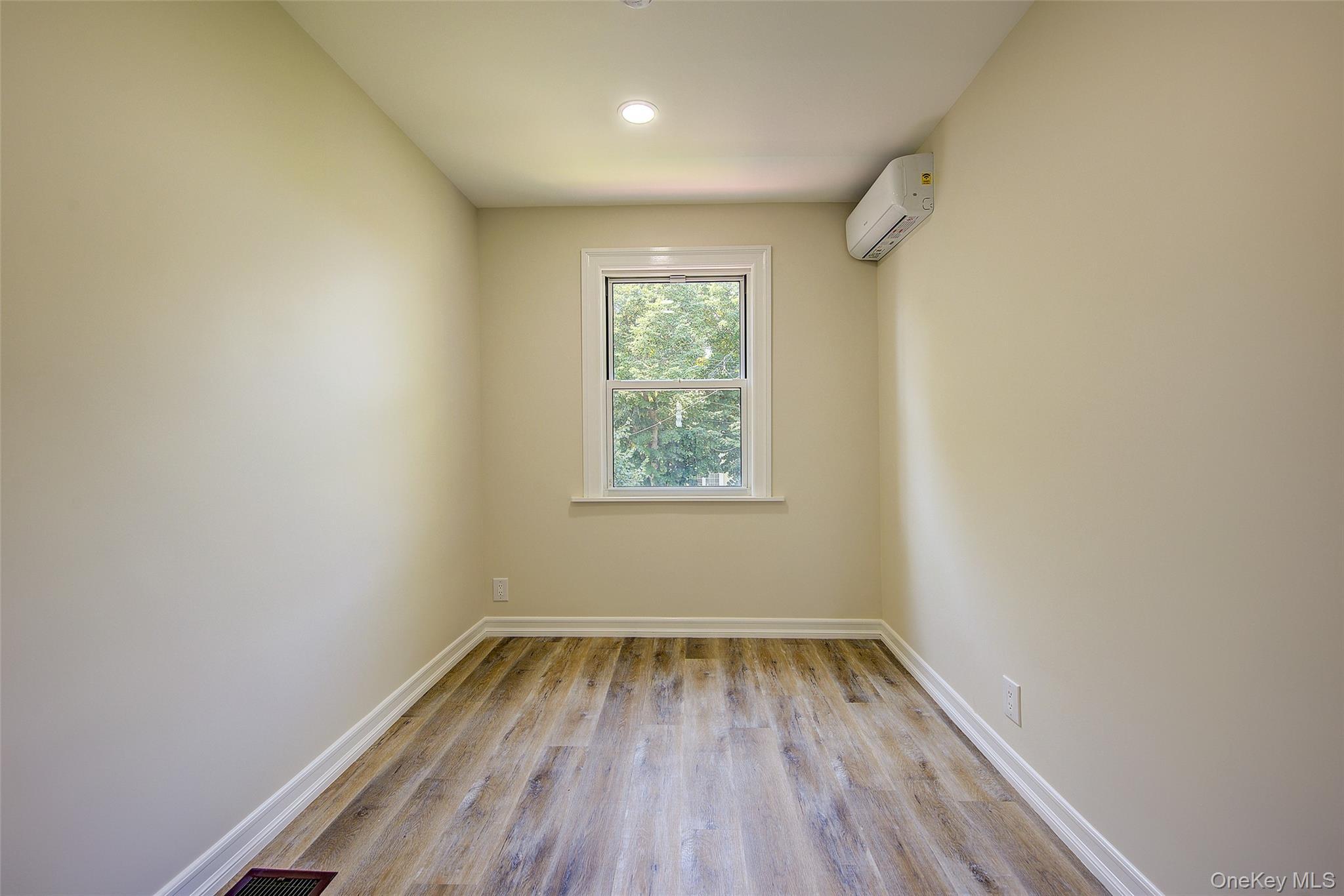 Single Family 159th  Queens, NY 11357, MLS-931240-30