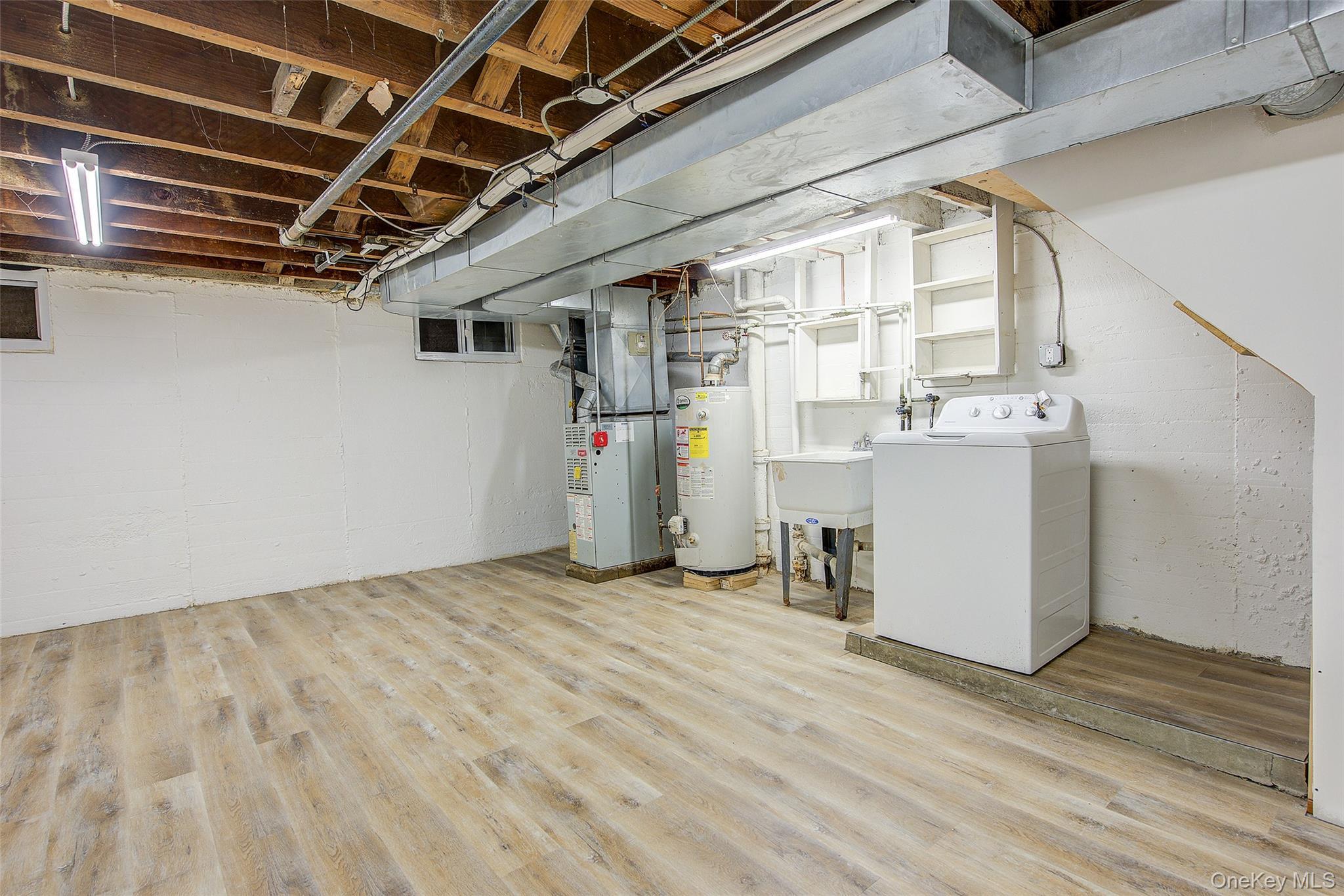 Single Family 159th  Queens, NY 11357, MLS-931240-38