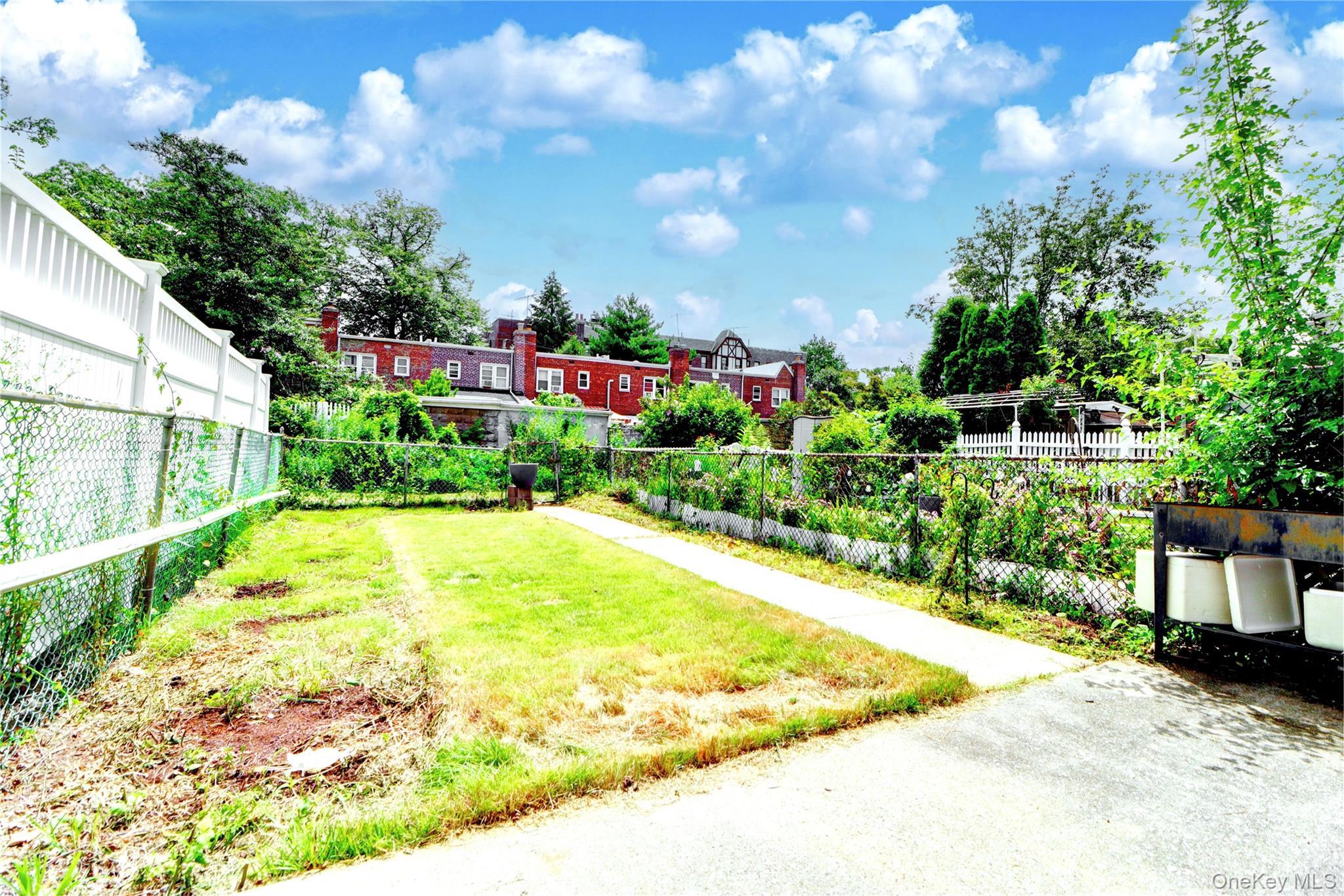 Single Family 159th  Queens, NY 11357, MLS-931240-5