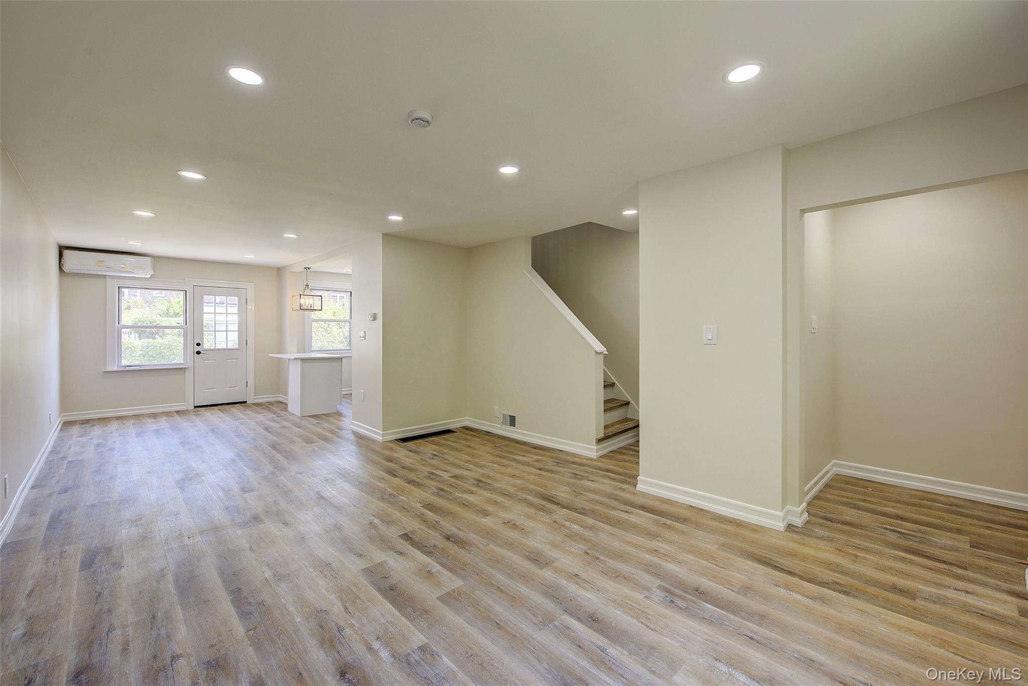 Single Family 159th  Queens, NY 11357, MLS-931240-7