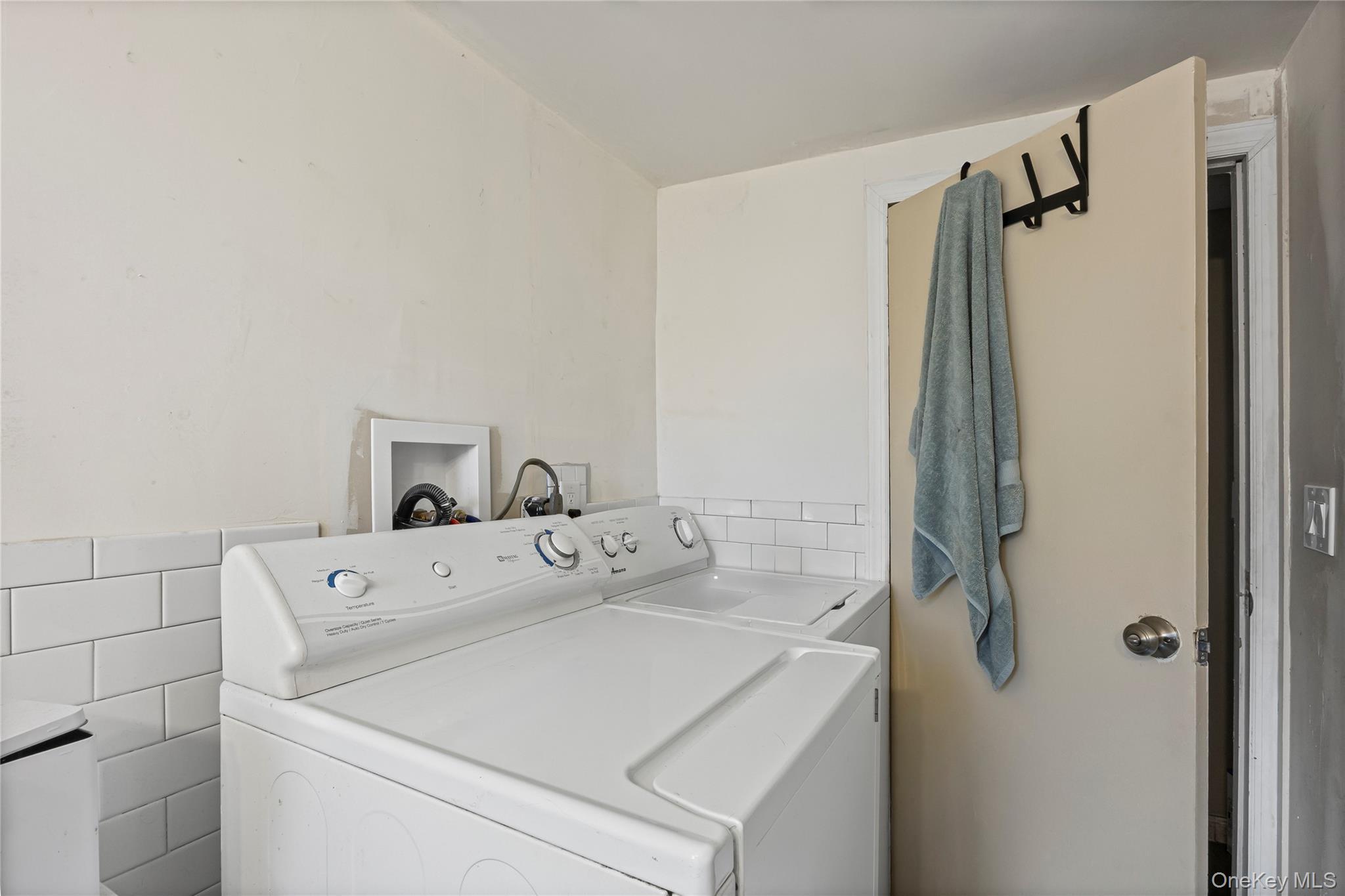 Single Family Buttercup Dr  Suffolk County, NY 11716, MLS-931250-16