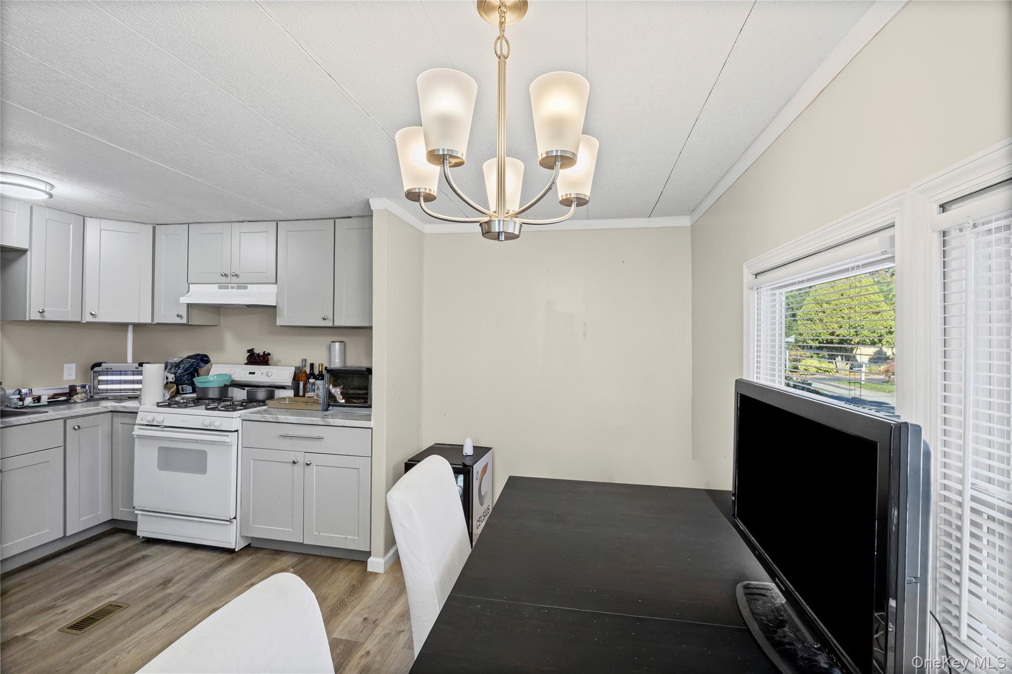 Single Family Buttercup Dr  Suffolk County, NY 11716, MLS-931250-26