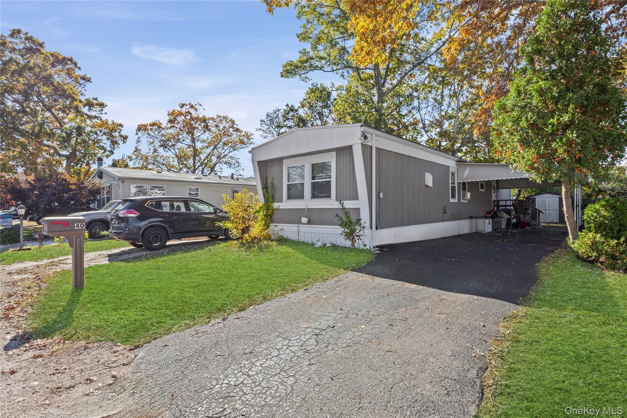 Single Family Buttercup Dr  Suffolk County, NY 11716, MLS-931250-4