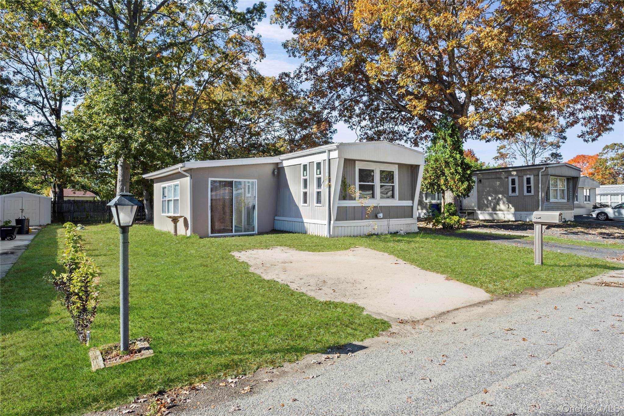 Single Family Buttercup Dr  Suffolk County, NY 11716, MLS-931250-8