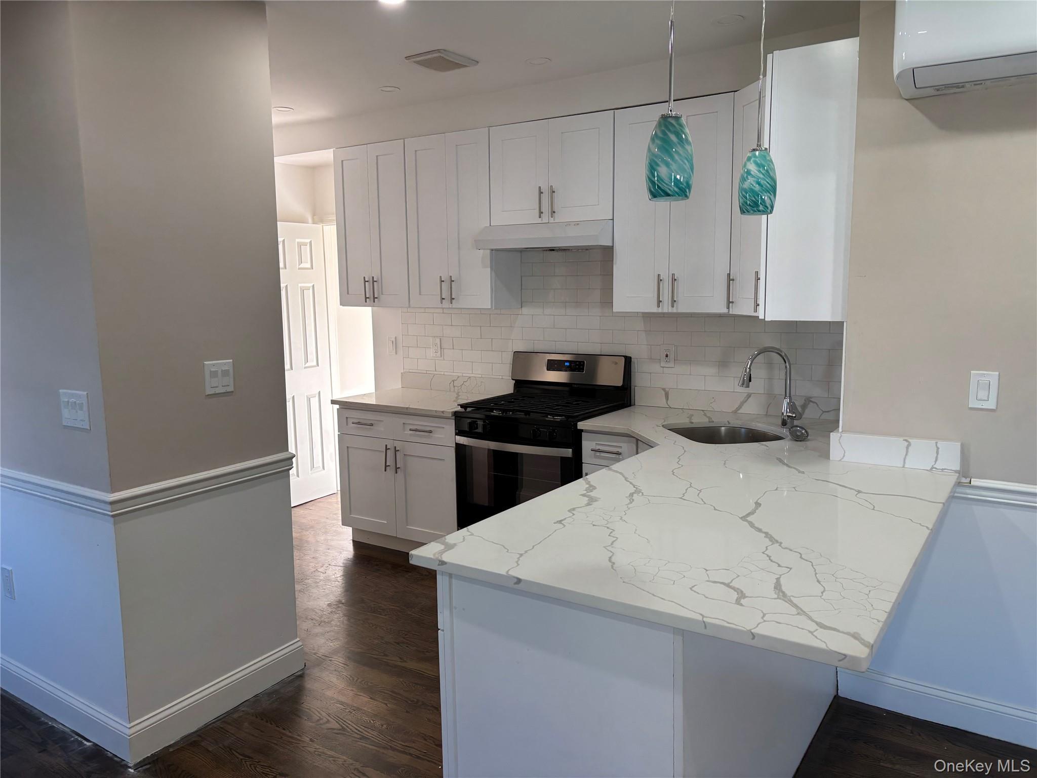 Single Family 105th Queens, NY 11435, MLS-931301-10