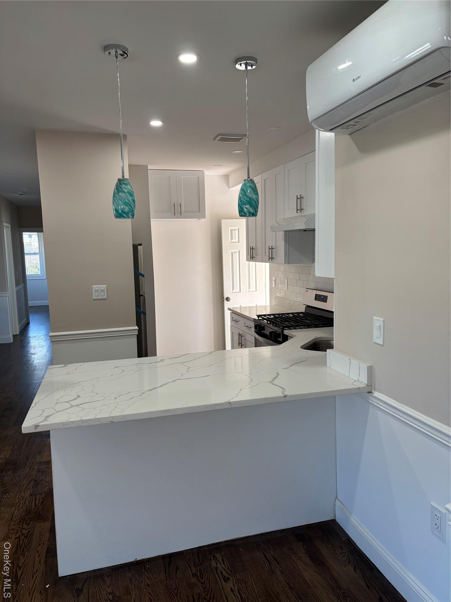 Single Family 105th Queens, NY 11435, MLS-931301-9